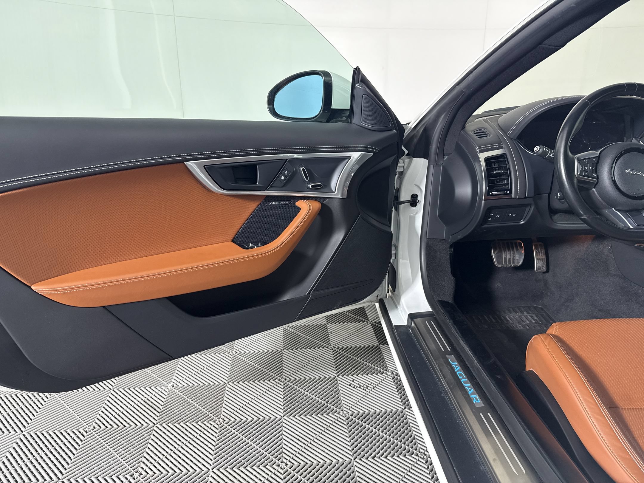 2023 Jaguar F-TYPE Base - Photo 13