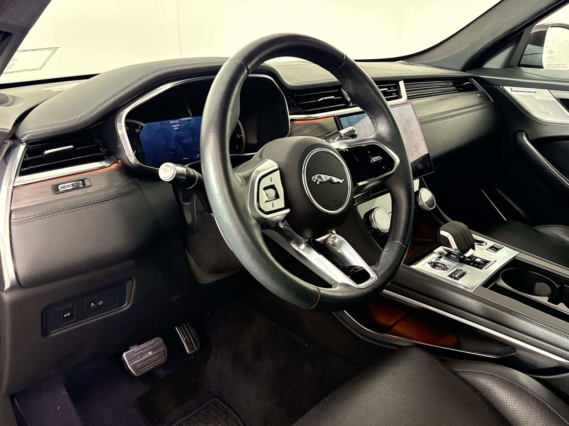 2023 Jaguar F-Pace S - Photo 4
