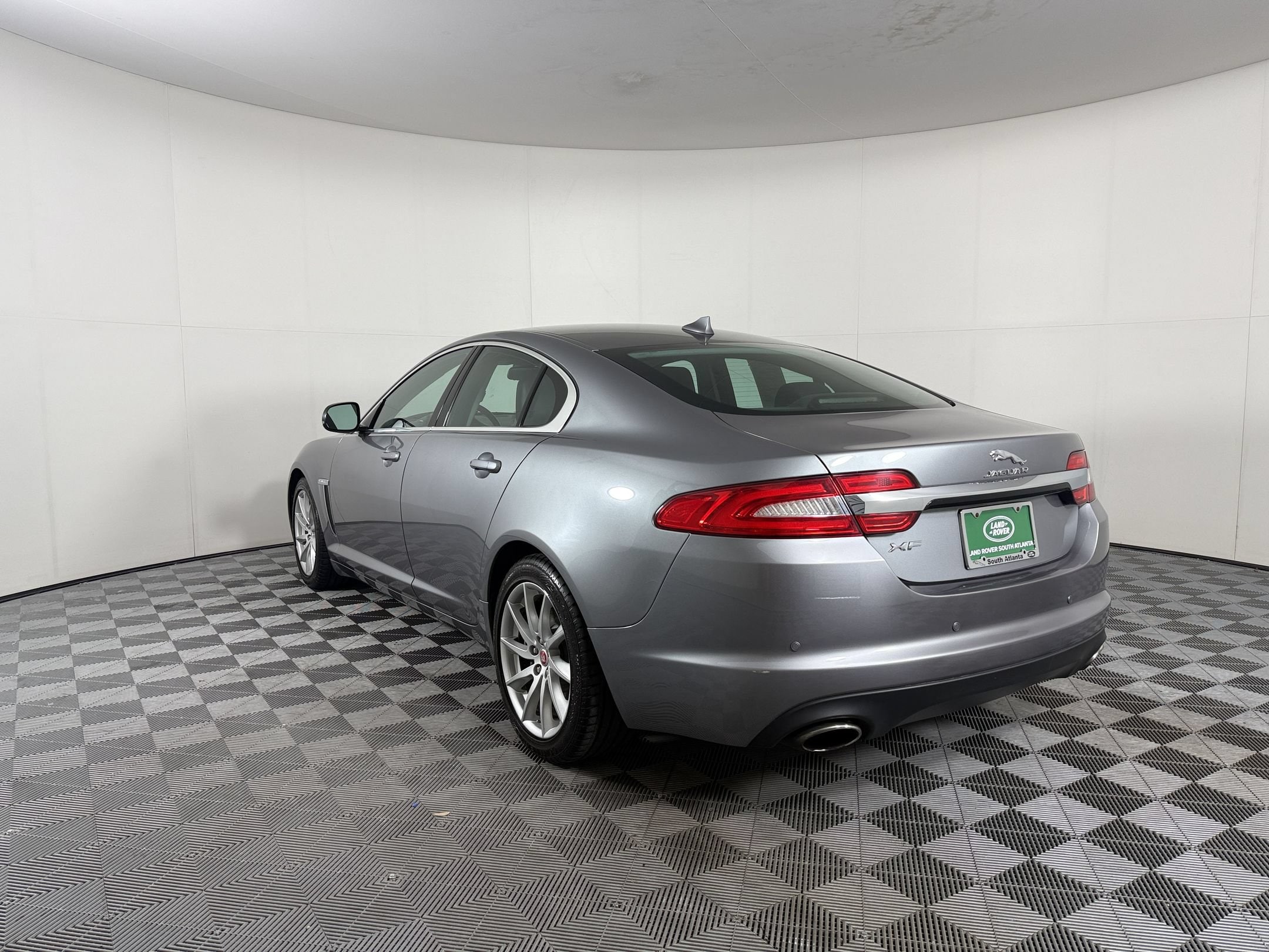2014 Jaguar XF I4 T Sedan