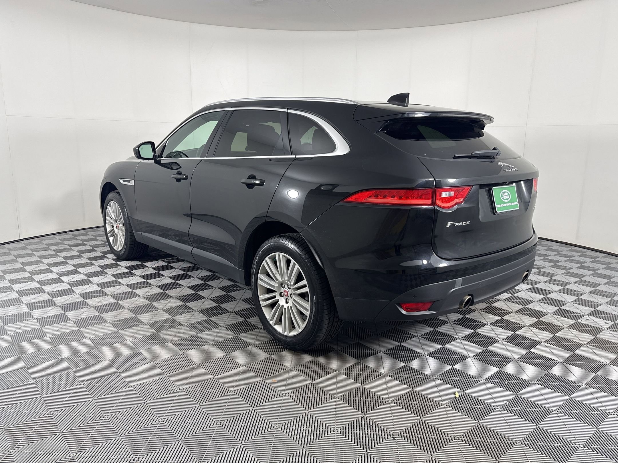 F-PACE 30t Portfolio SUV