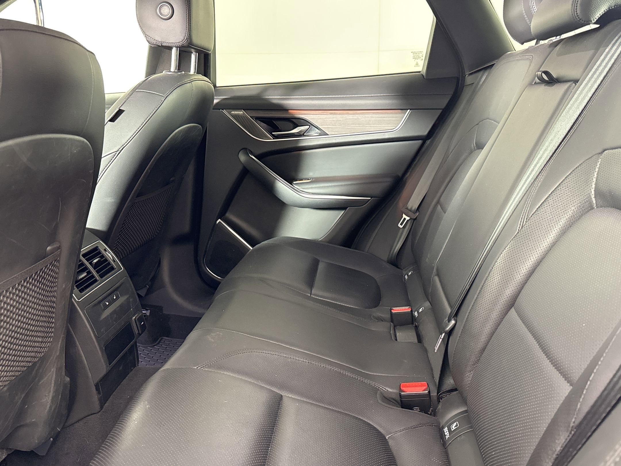 2023 Jaguar F-Pace S - Photo 23