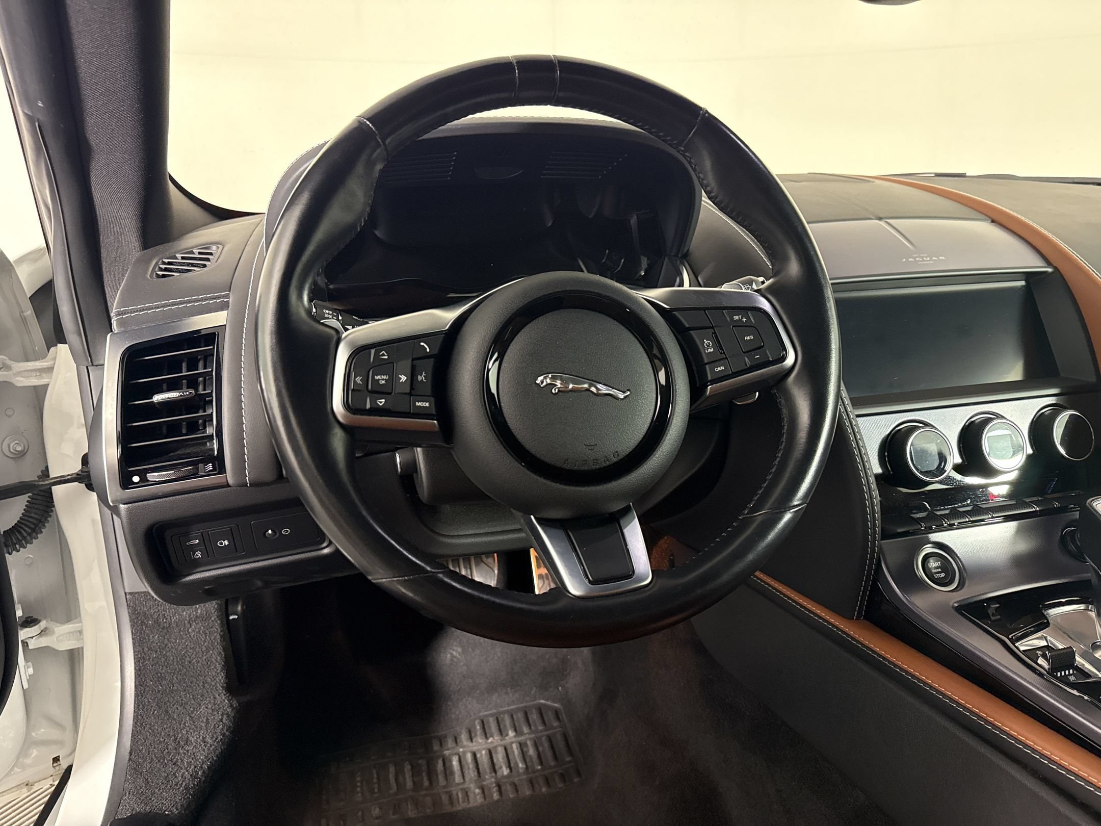 2023 Jaguar F-TYPE Base - Photo 24