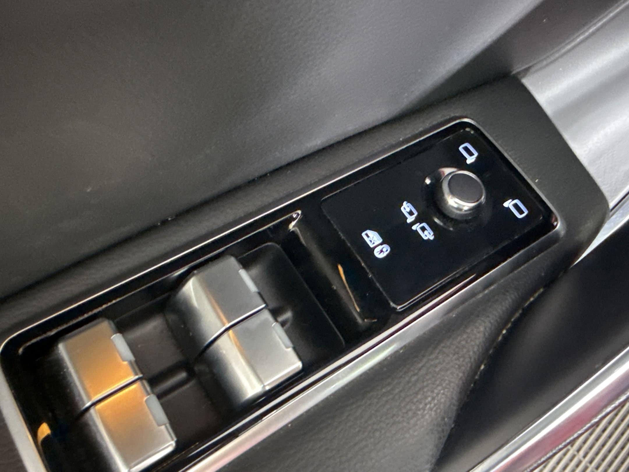 2023 Jaguar F-Pace S - Photo 13