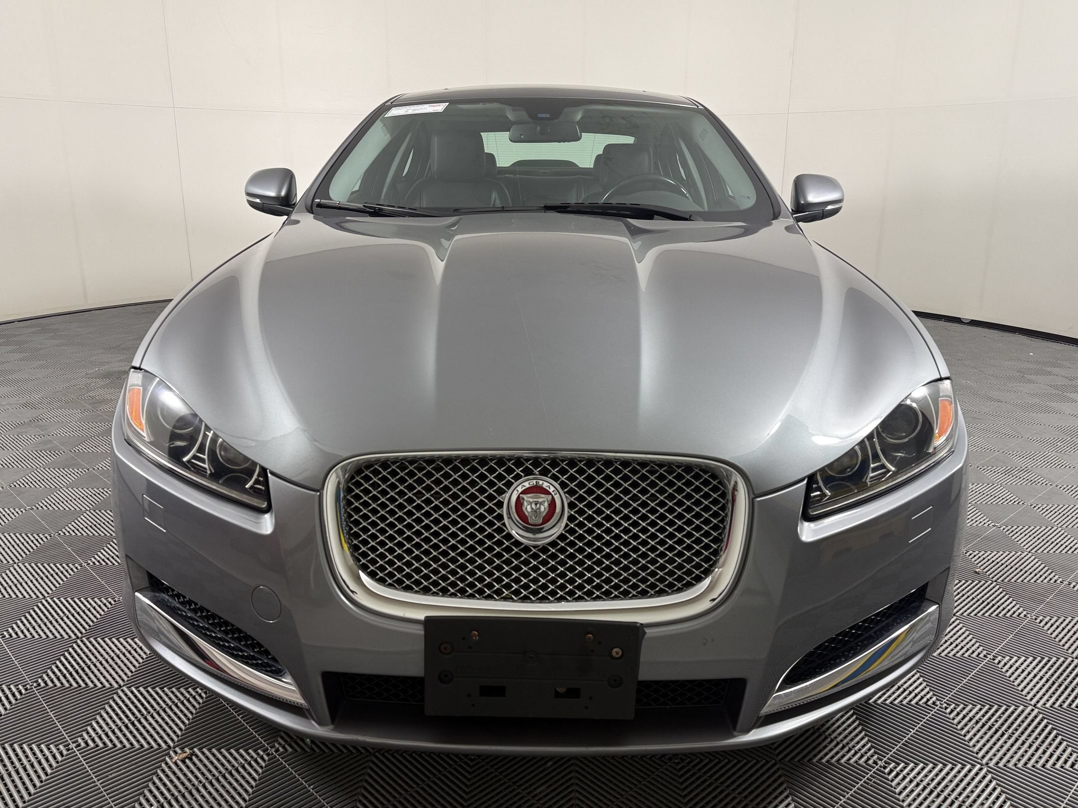 2014 Jaguar XF I4 T Sedan