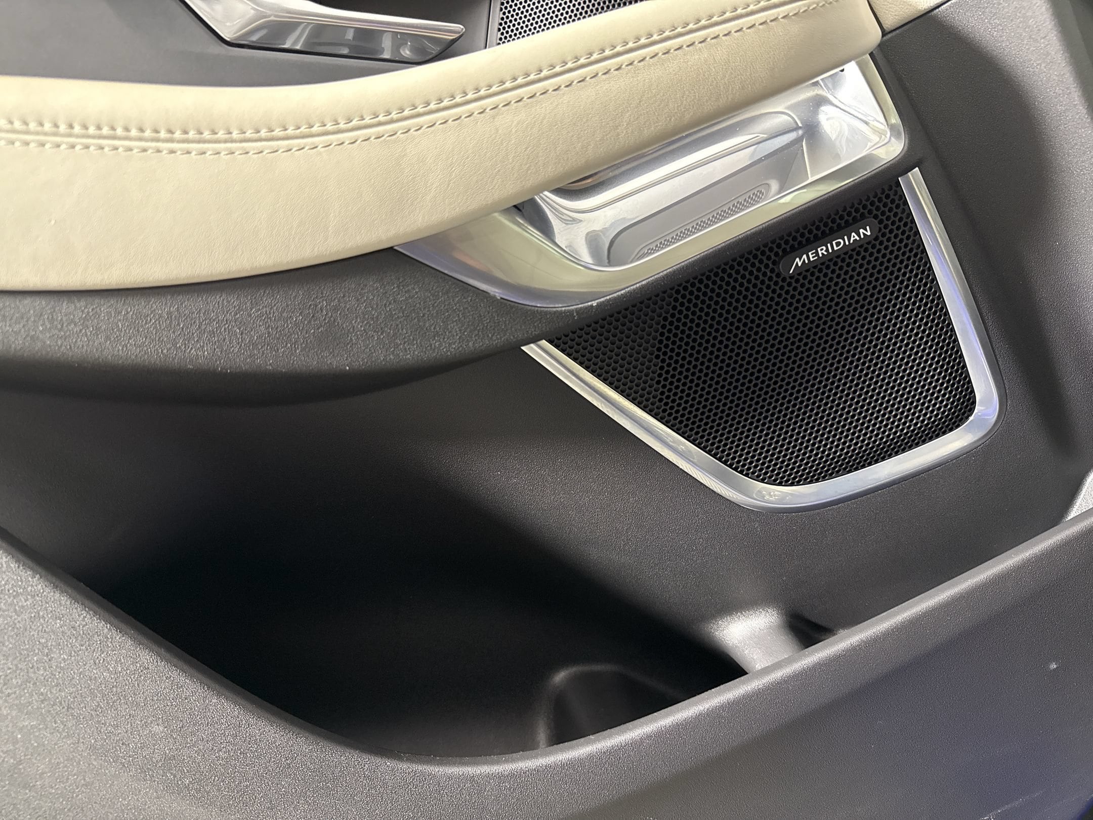 2019 Jaguar E-PACE R-Dynamic HSE - Photo 18