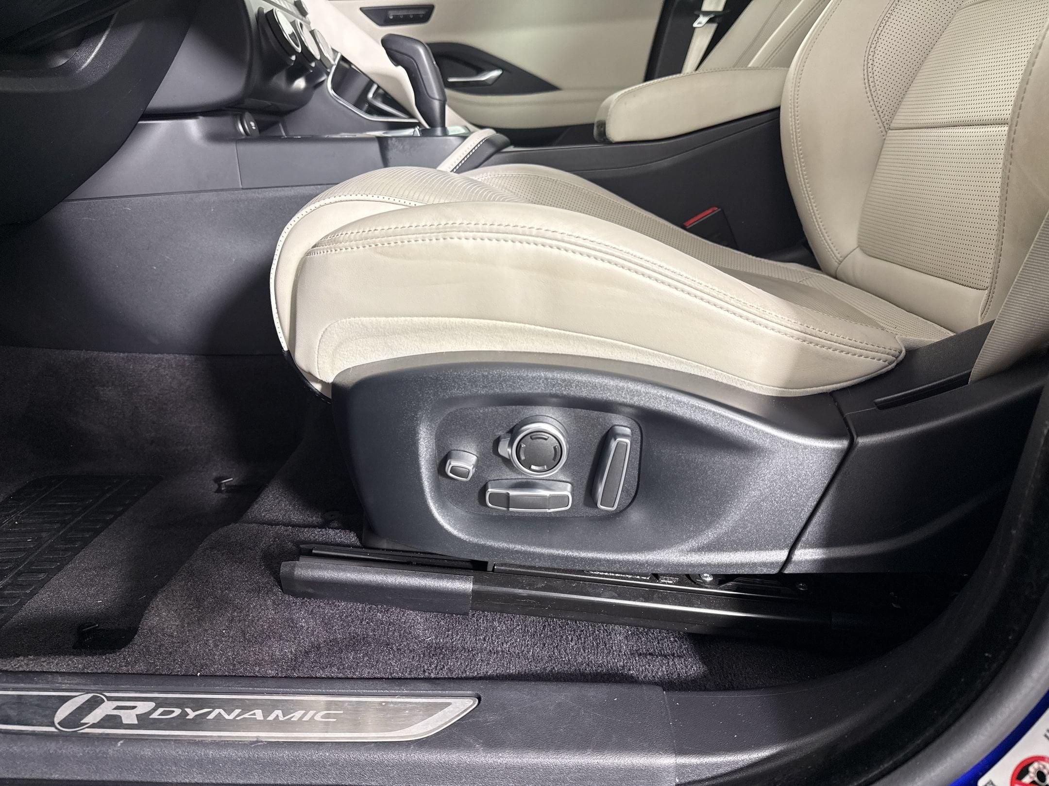 2019 Jaguar E-PACE R-Dynamic HSE - Photo 15