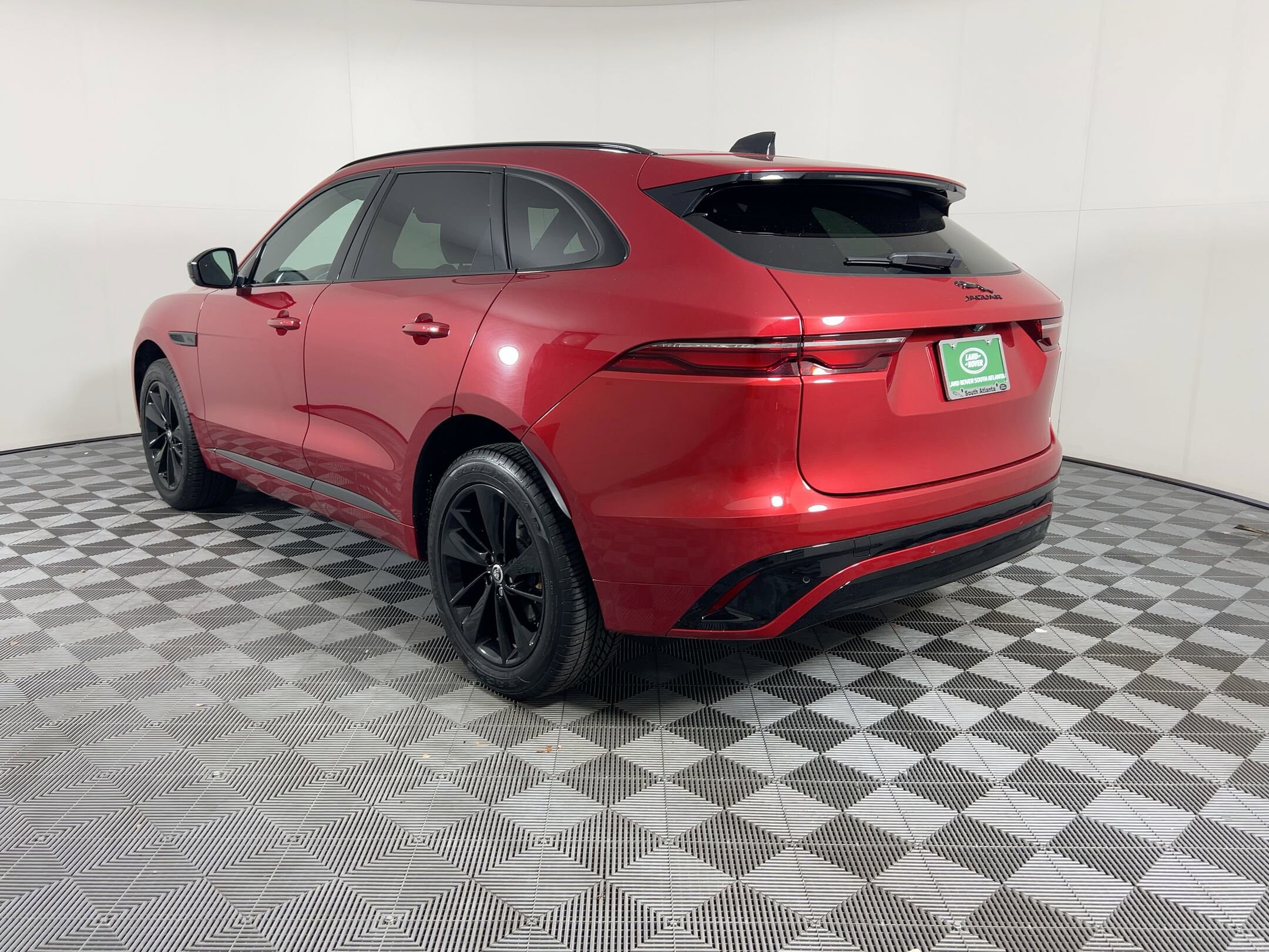 2024 Jaguar F-PACE P250 R-Dynamic S photo 3
