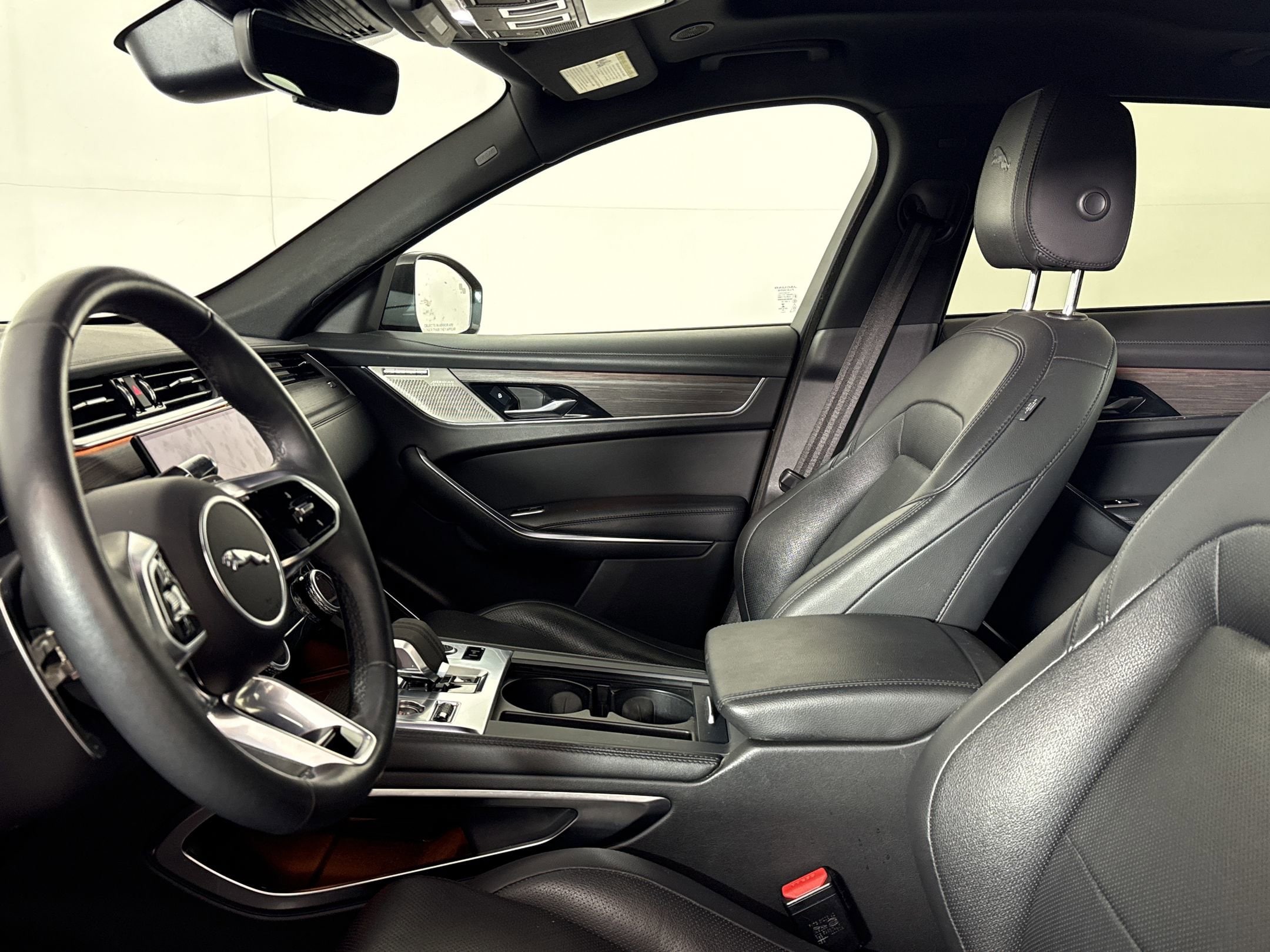 2023 Jaguar F-Pace S - Photo 5