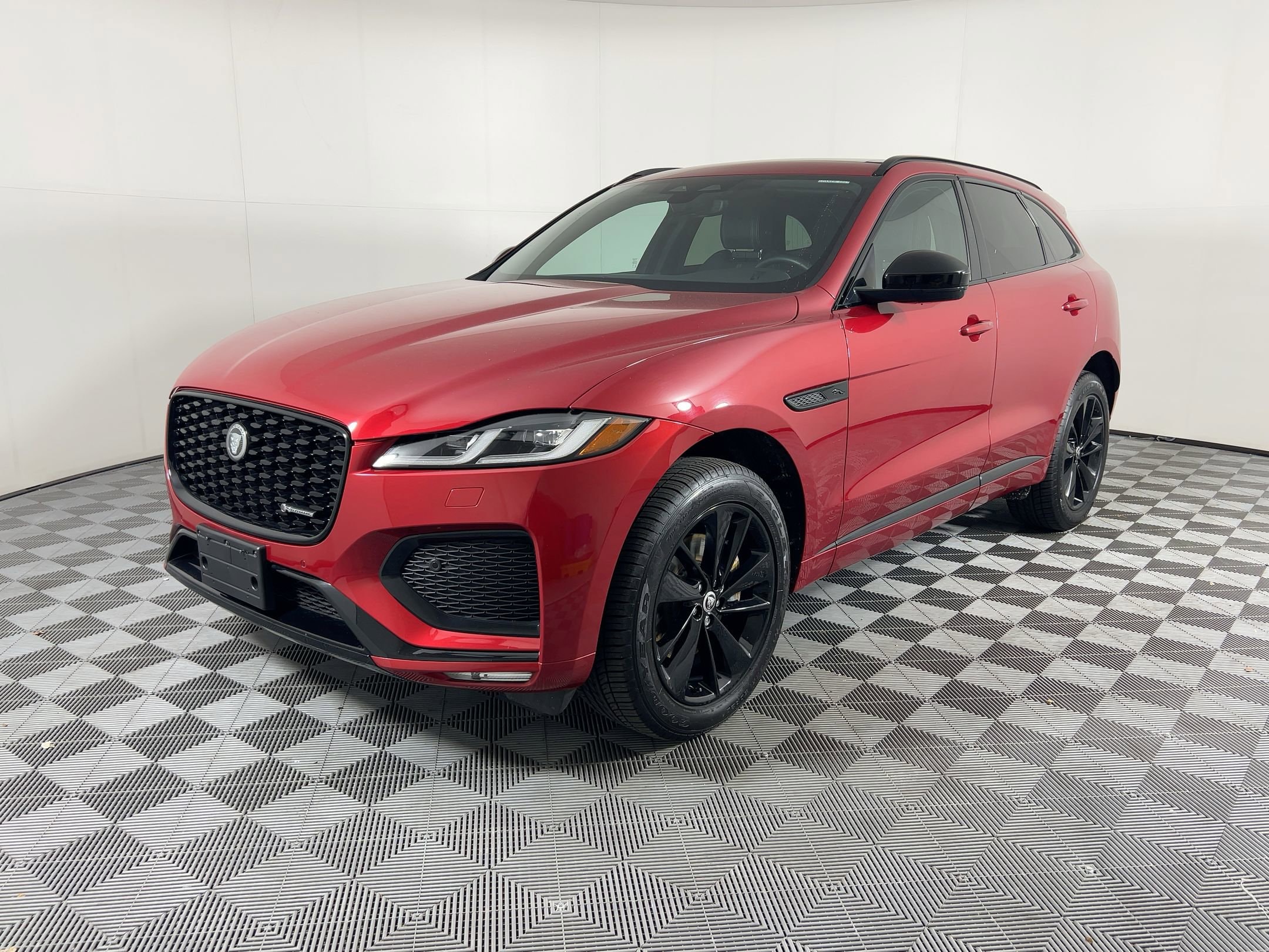 2024 Jaguar F-PACE R-Dynamic S