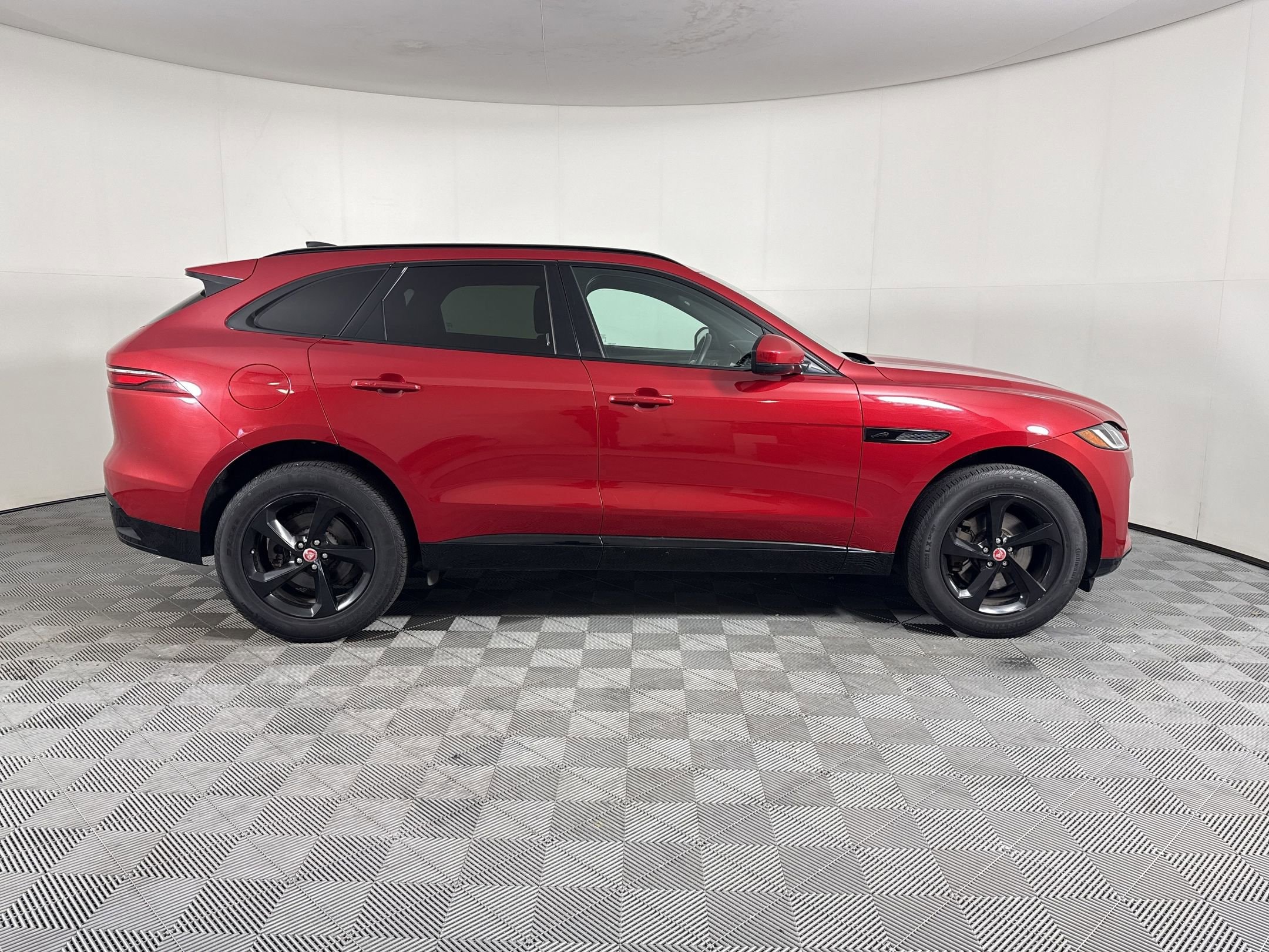 2023 Jaguar F-Pace S - Photo 8