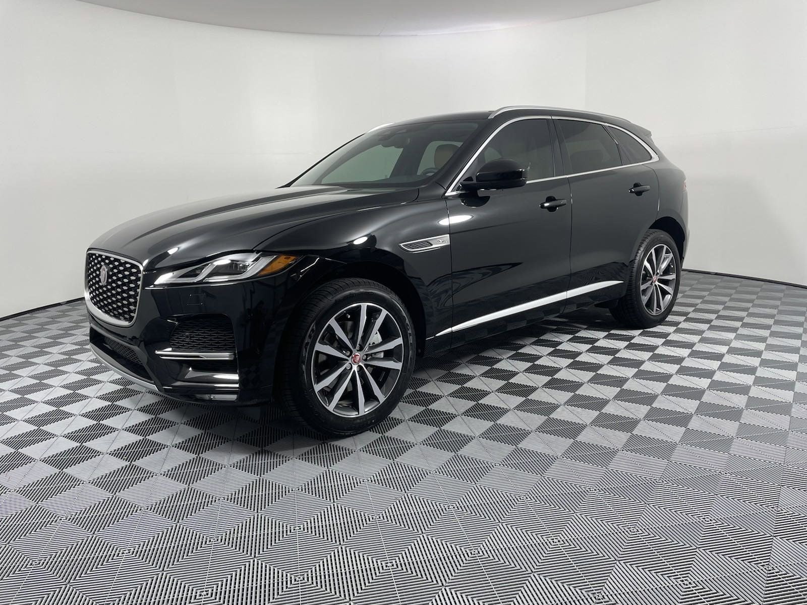 2023 Jaguar F-Pace S's photo