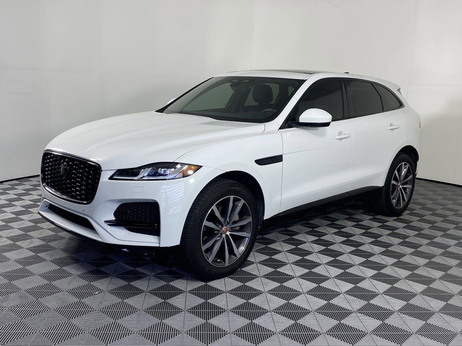 2023 Jaguar F-Pace S's photo