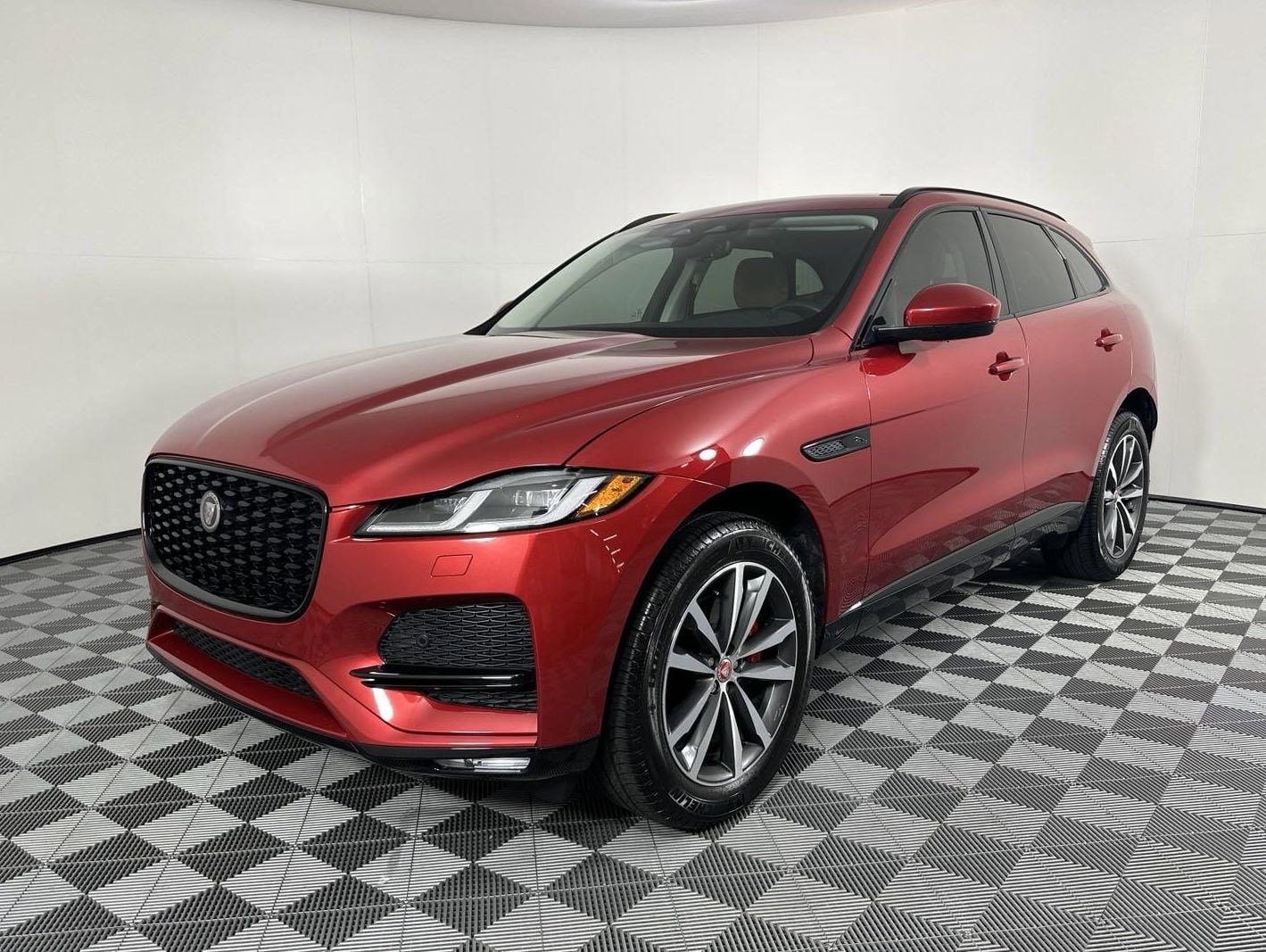 2022 Jaguar F-Pace S's photo