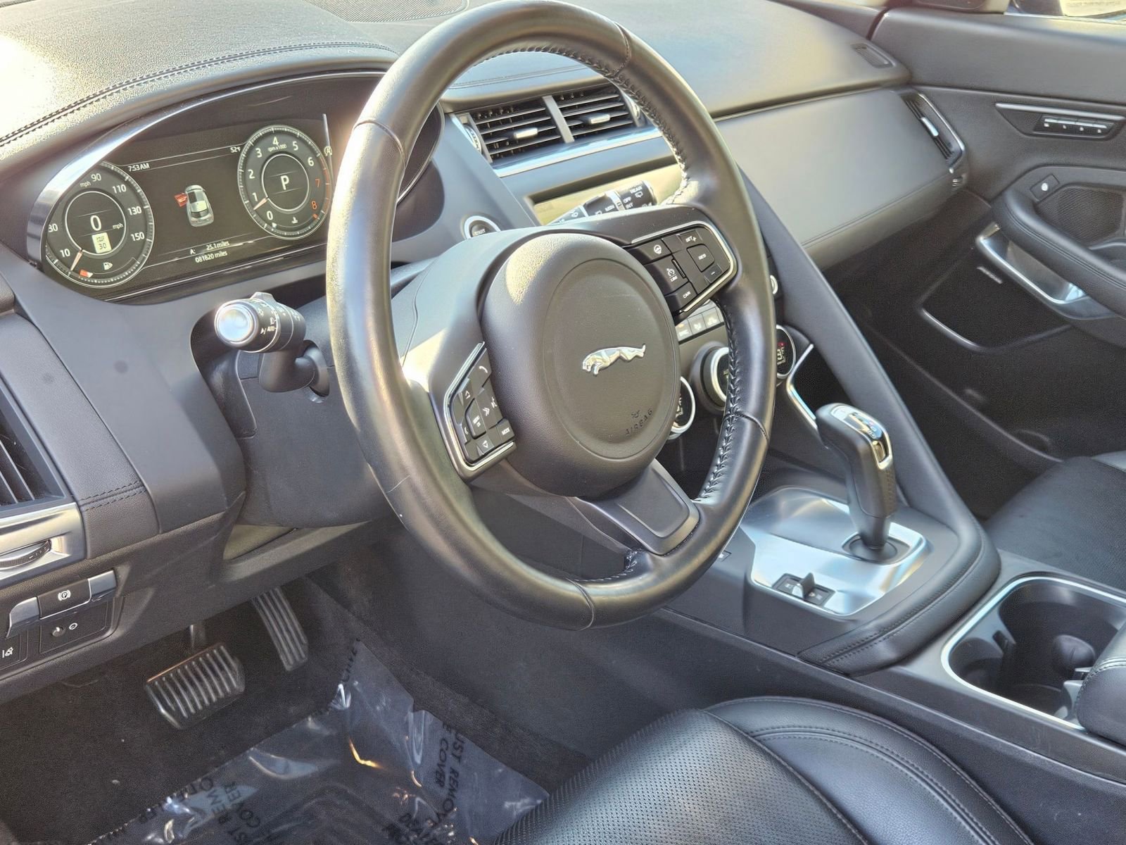 2020 Jaguar E-PACE SE - Photo 11