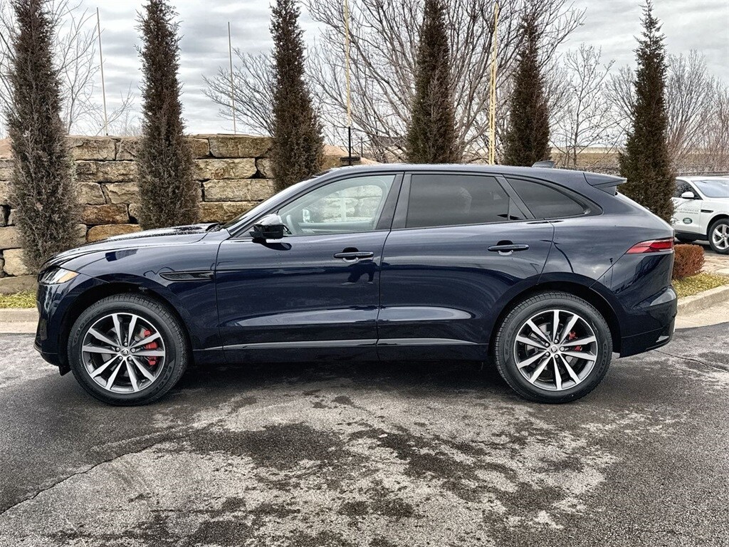 2025 Jaguar F-PACE P400 R-Dynamic S photo 2