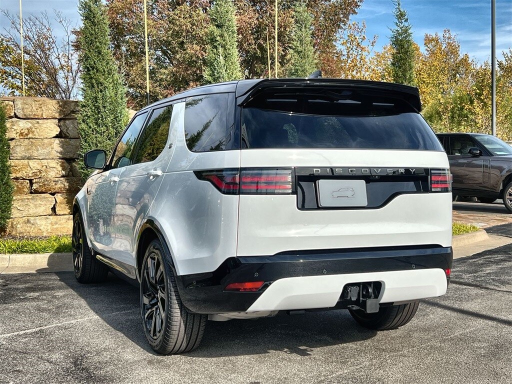 2025 Land Rover Discovery SE photo 3