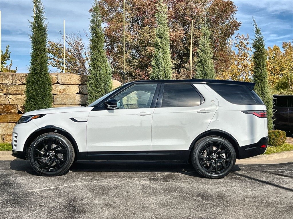 2025 Land Rover Discovery SE photo 2