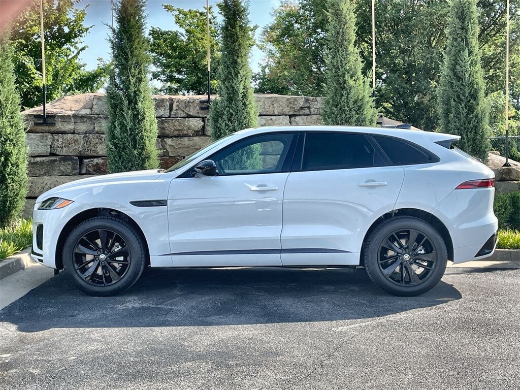 2025 Jaguar F-PACE P250 R-Sport photo 2