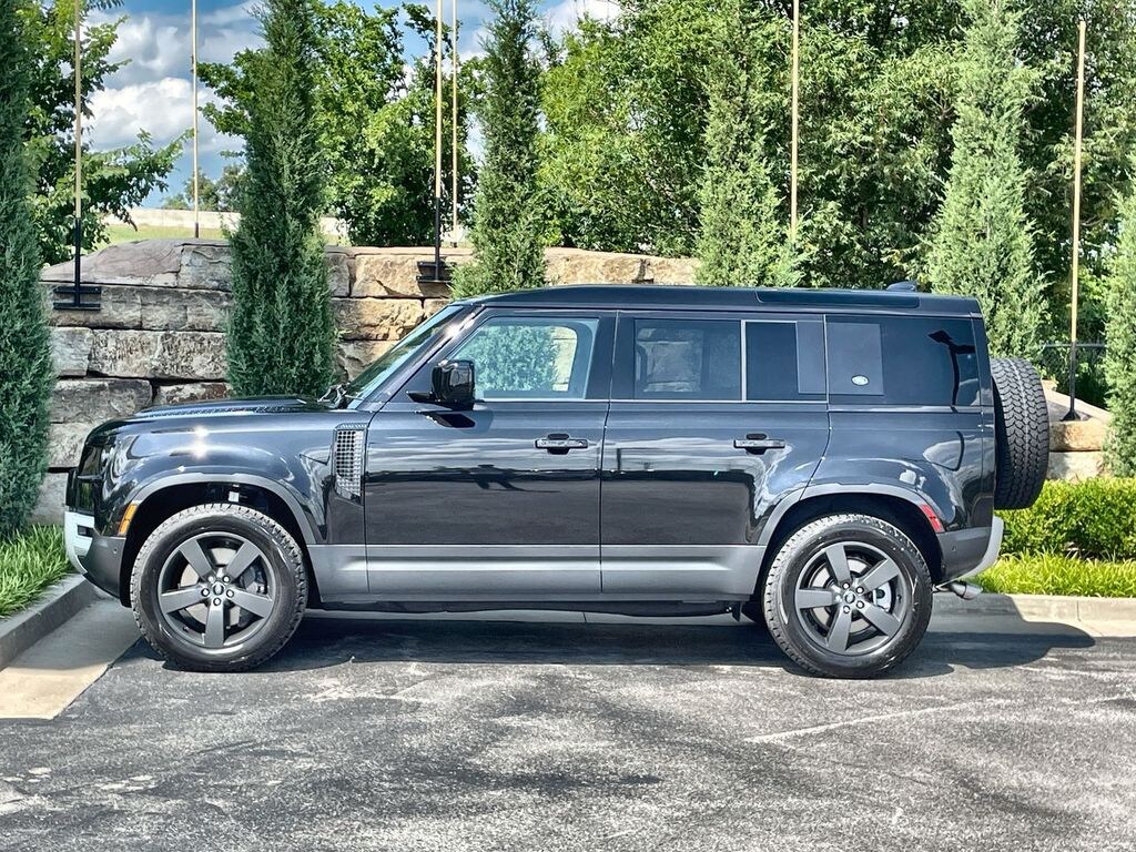 Used 2024 Land Rover Defender 110 SE SUV