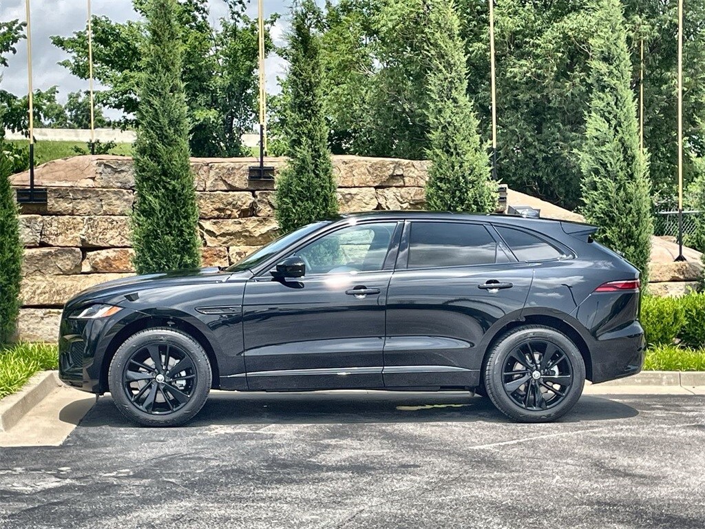 2025 Jaguar F-PACE P250 R-Dynamic S photo 2