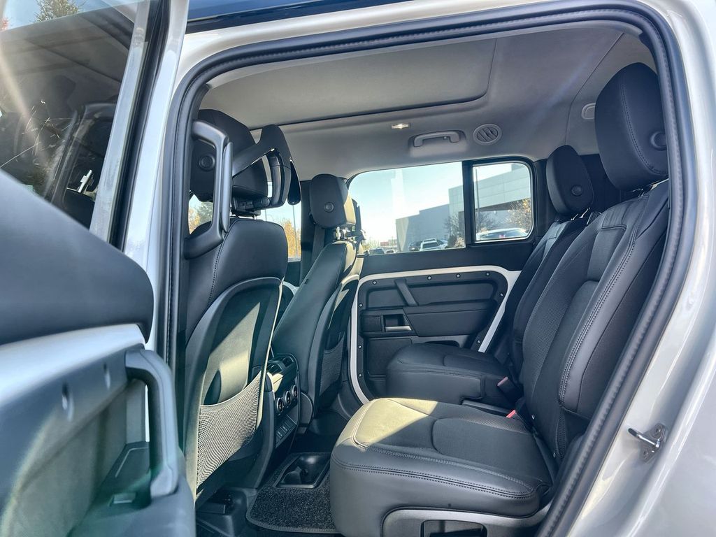 2026 Land Rover Defender S - Photo 15