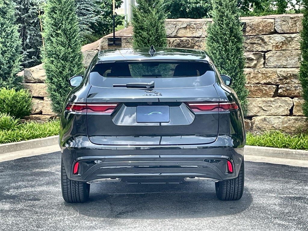 2025 Jaguar F-PACE P250 R-Dynamic S photo 4