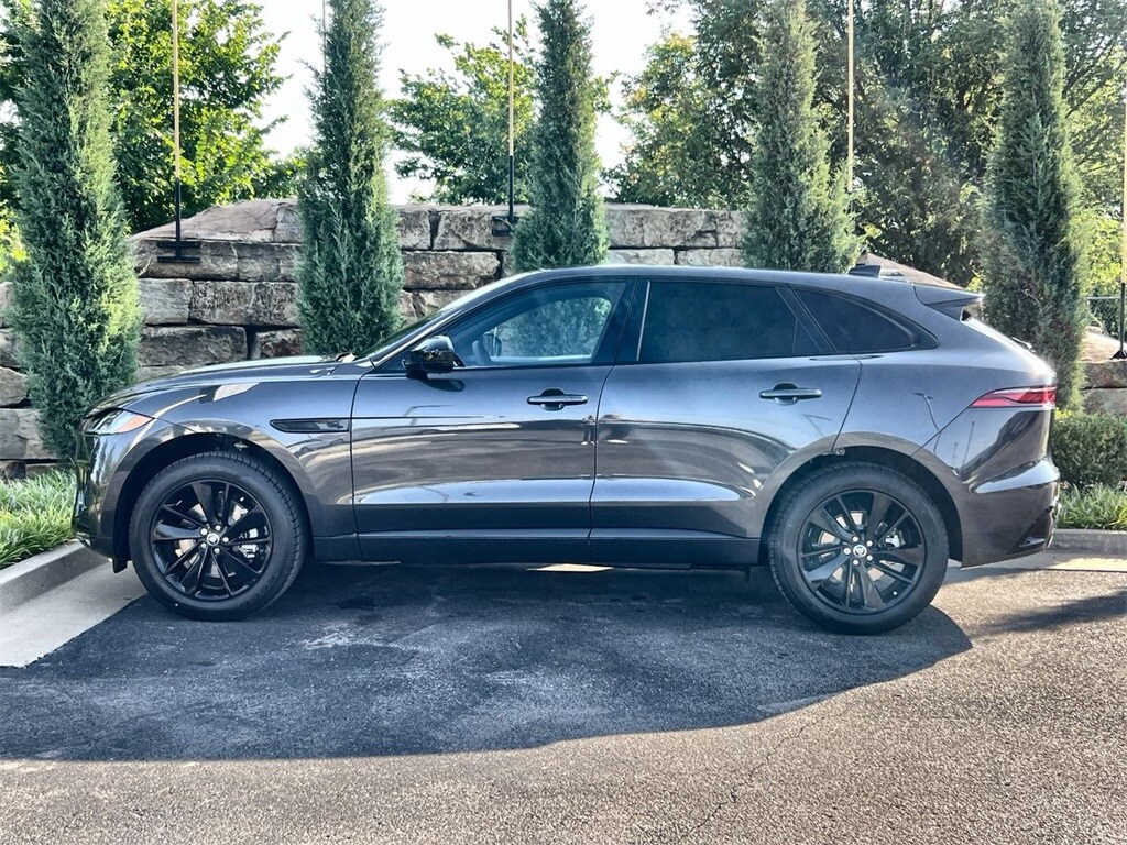 2025 Jaguar F-PACE P250 R-Dynamic S photo 2