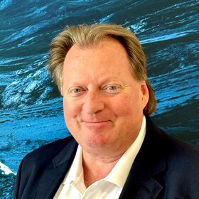 Staff member John Chapel from ID_831cbd0c8bd1