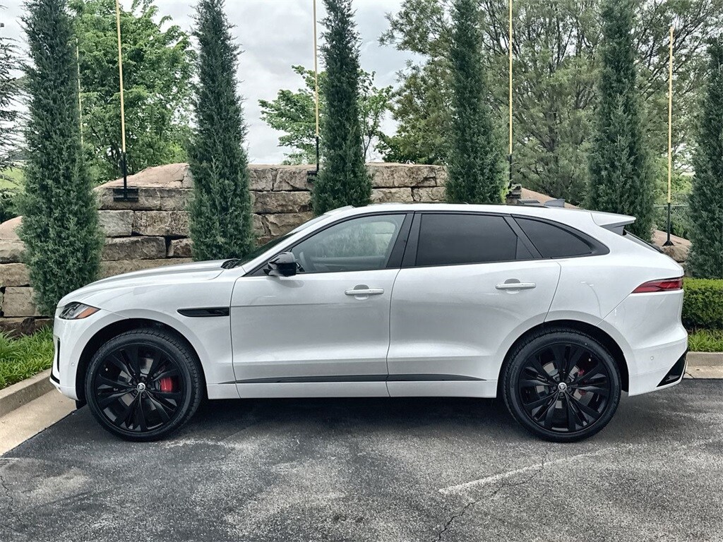 2026 Jaguar F-PACE P400 R-Dynamic S photo 2