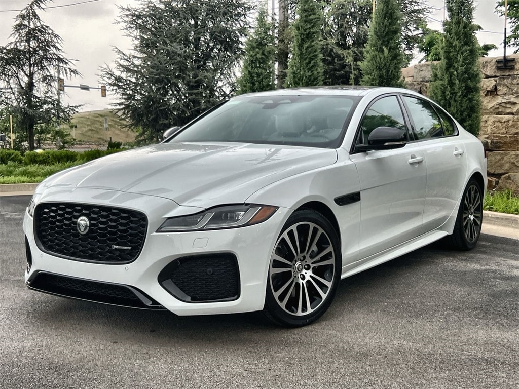 2024 Jaguar XF R-Dynamic SE