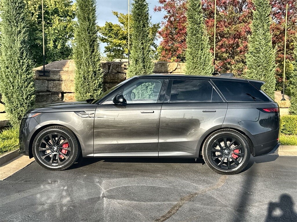 2023 Land Rover Range Rover Sport SE photo 2