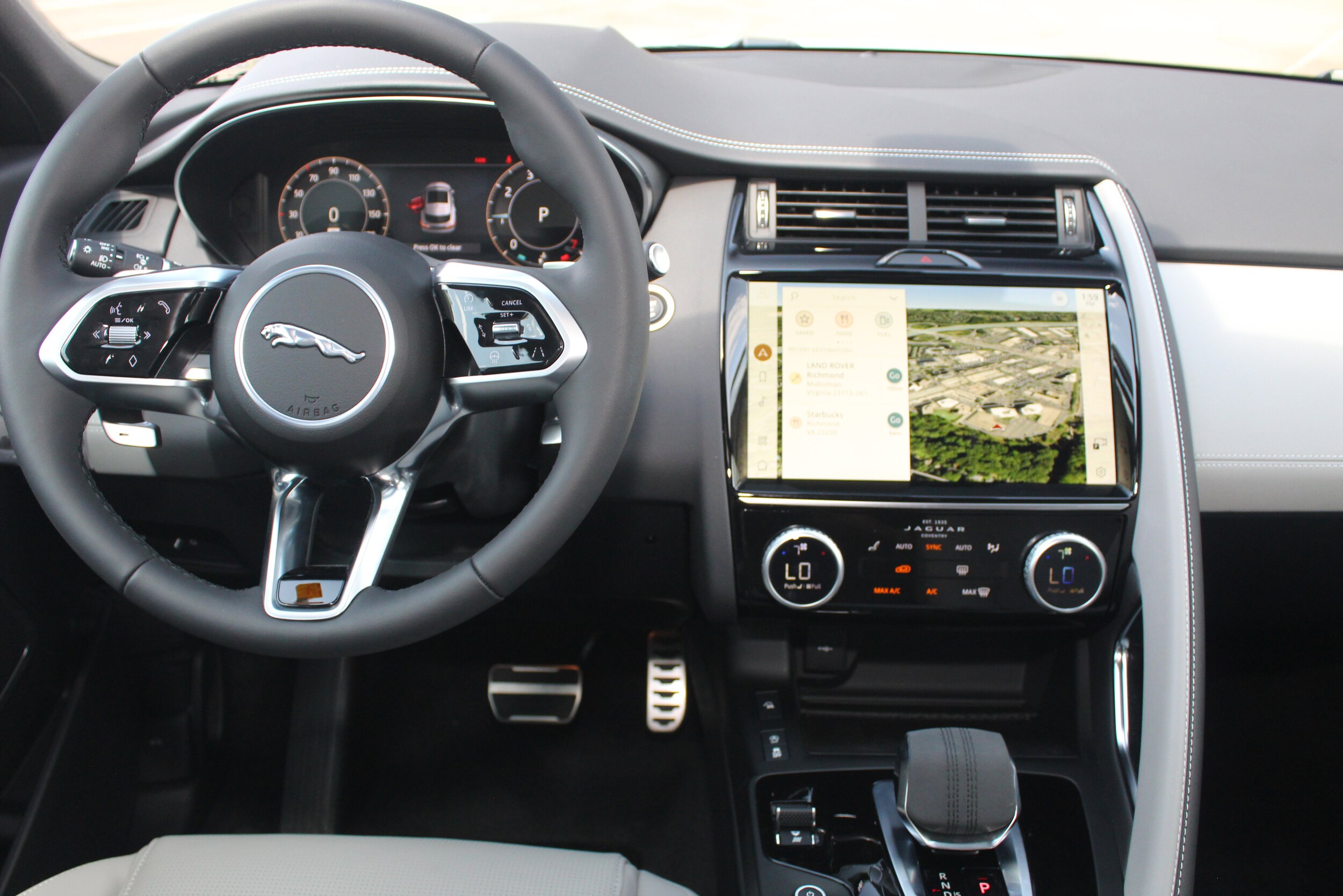 2024 Jaguar E-PACE R-Dynamic photo 4