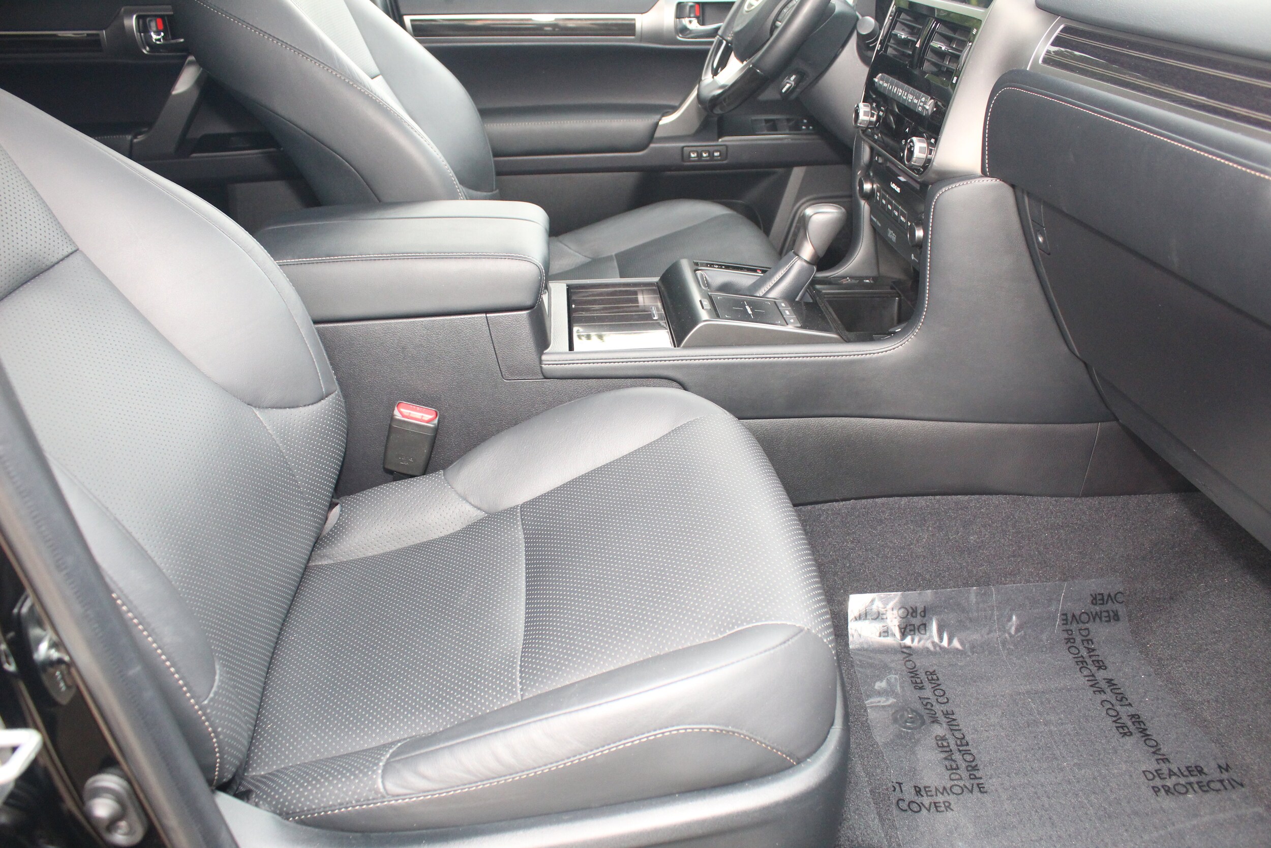 2023 Lexus GX 460 Luxury photo 3
