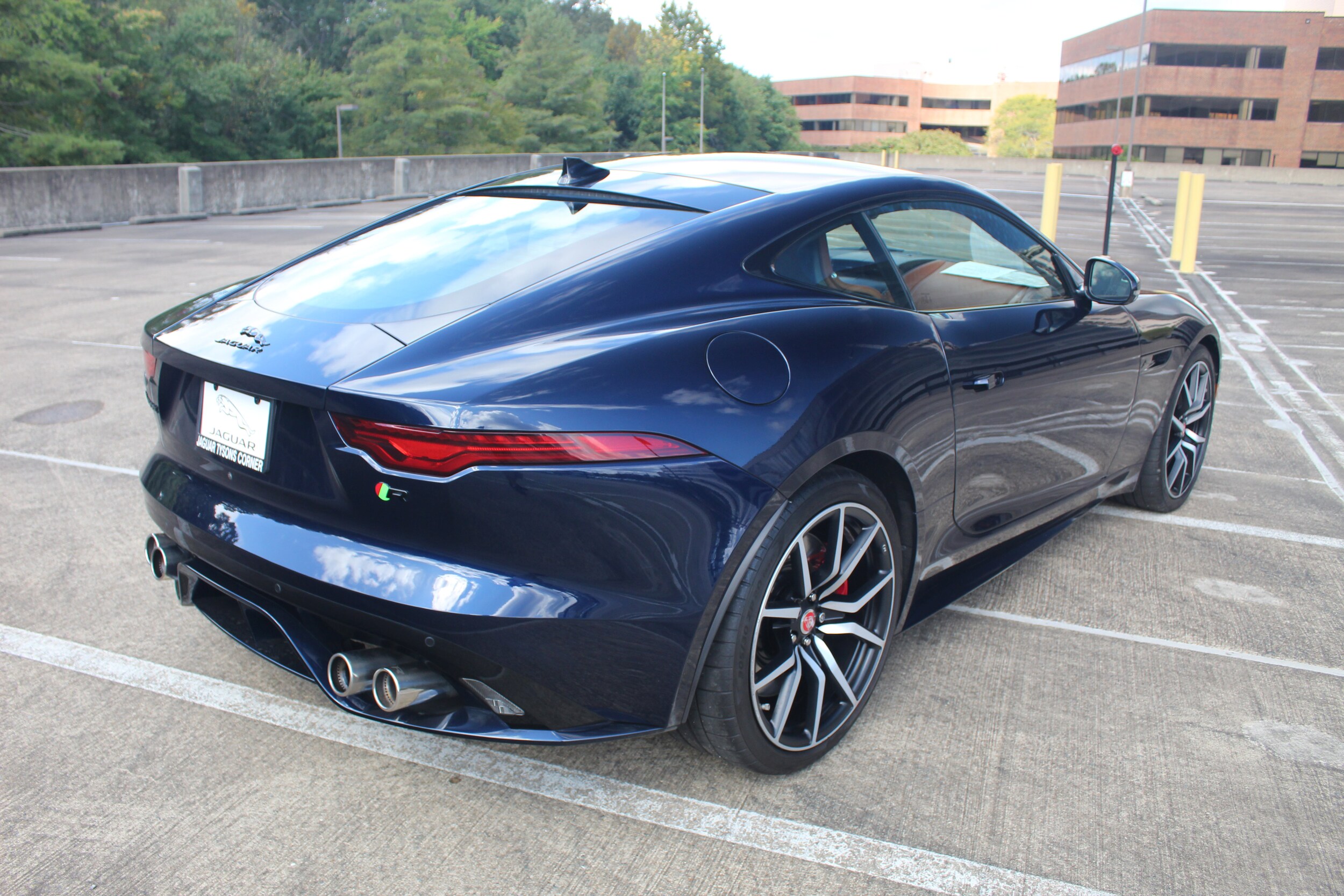 2023 Jaguar F-TYPE R photo 2
