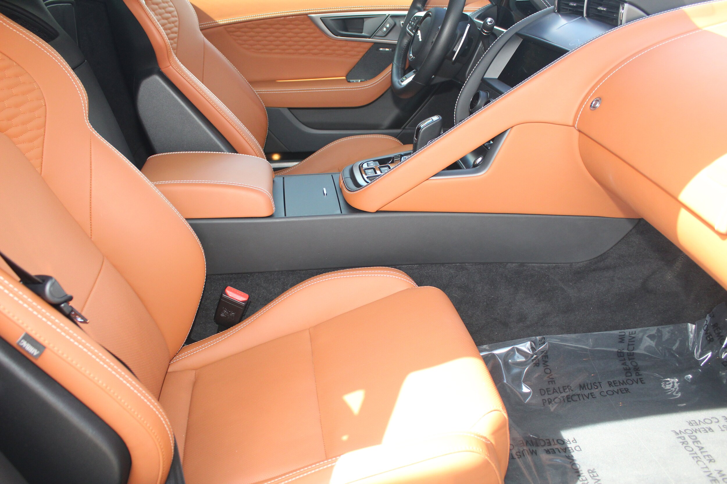 2023 Jaguar F-TYPE R photo 3