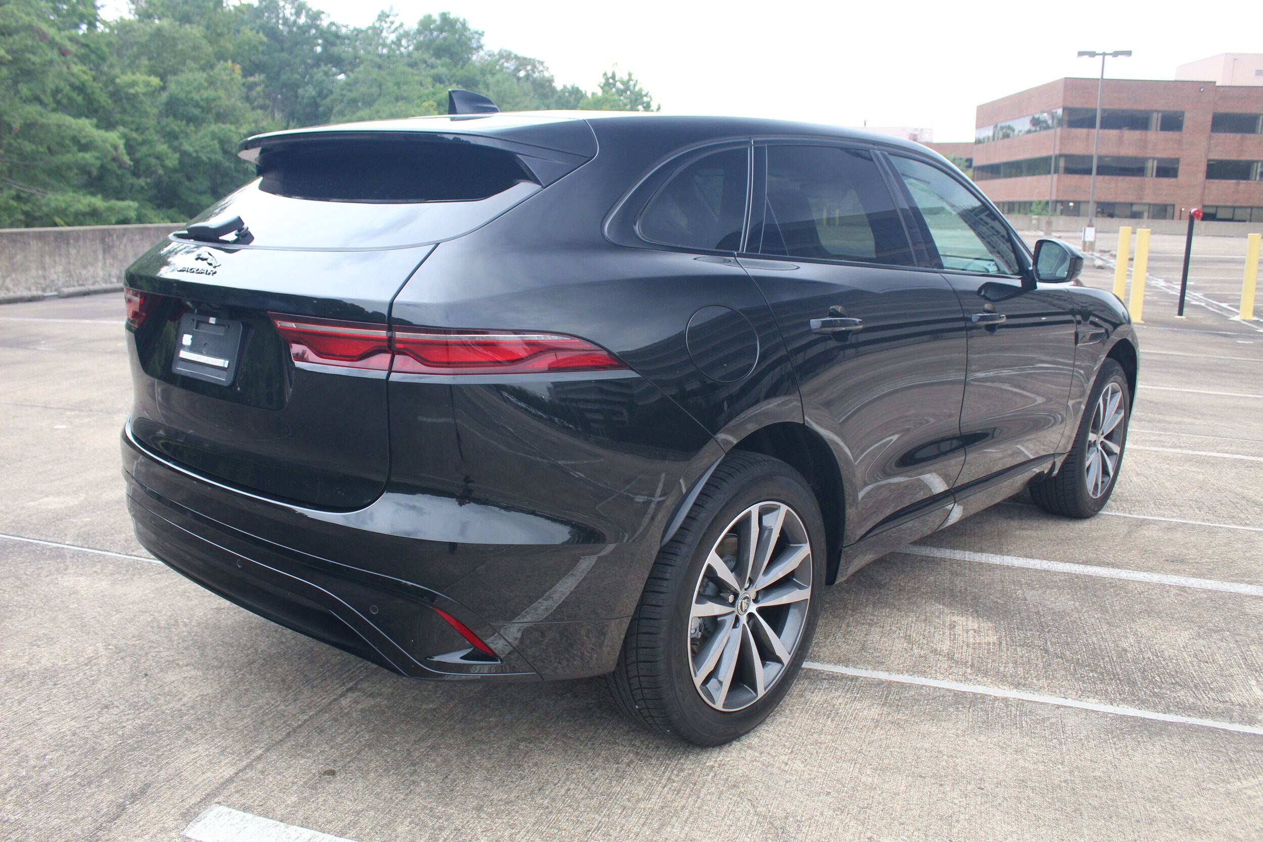 2025 Jaguar F-PACE P250 R-Dynamic S photo 2