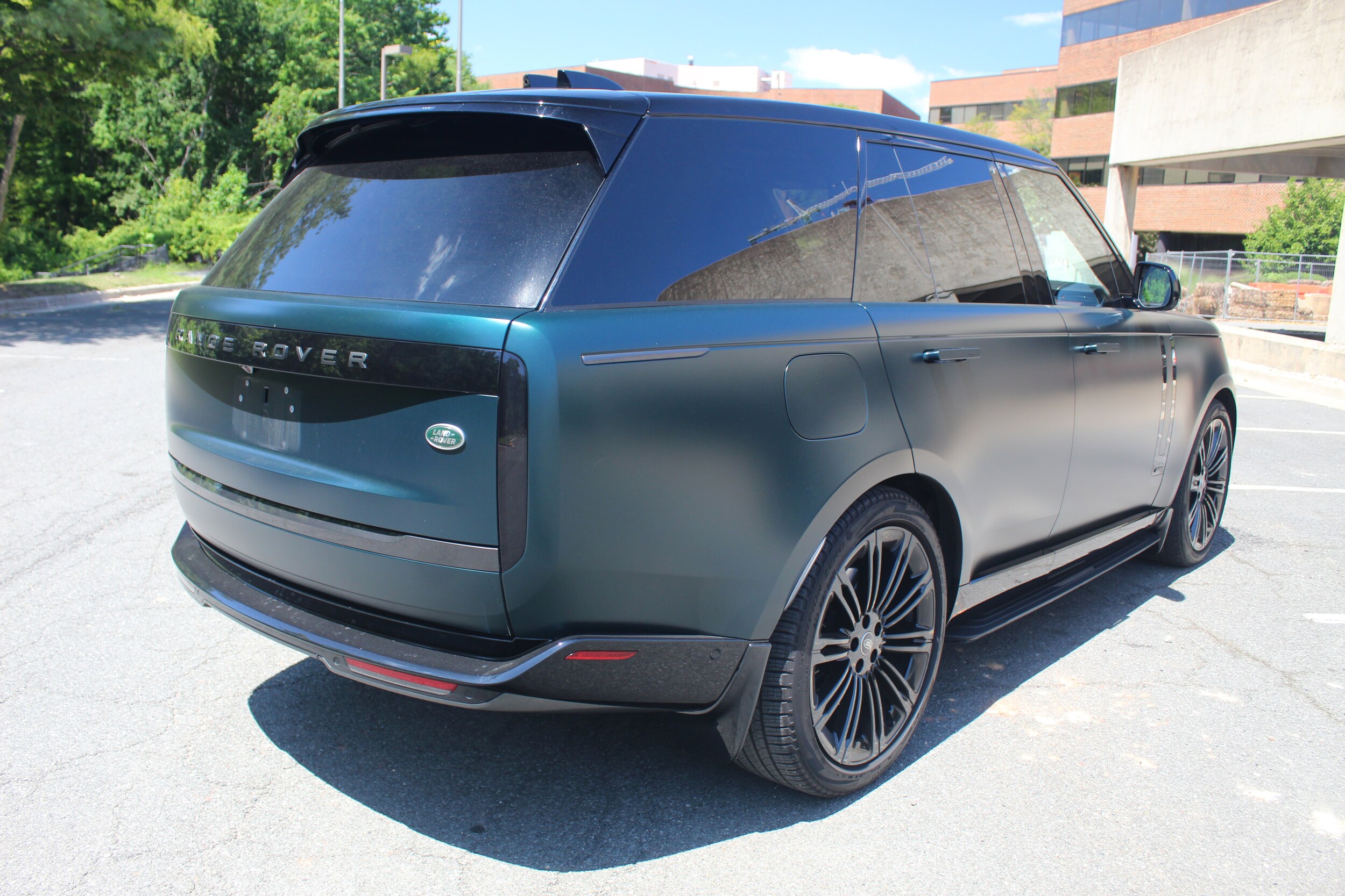 2023 Land Rover Range Rover Autobiography photo 2