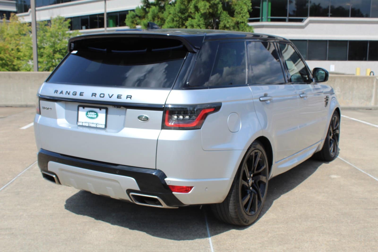 Used 2018 Land Rover Range Rover Sport HSE Dynamic with VIN SALWV2SV9JA403298 for sale in Vienna, VA