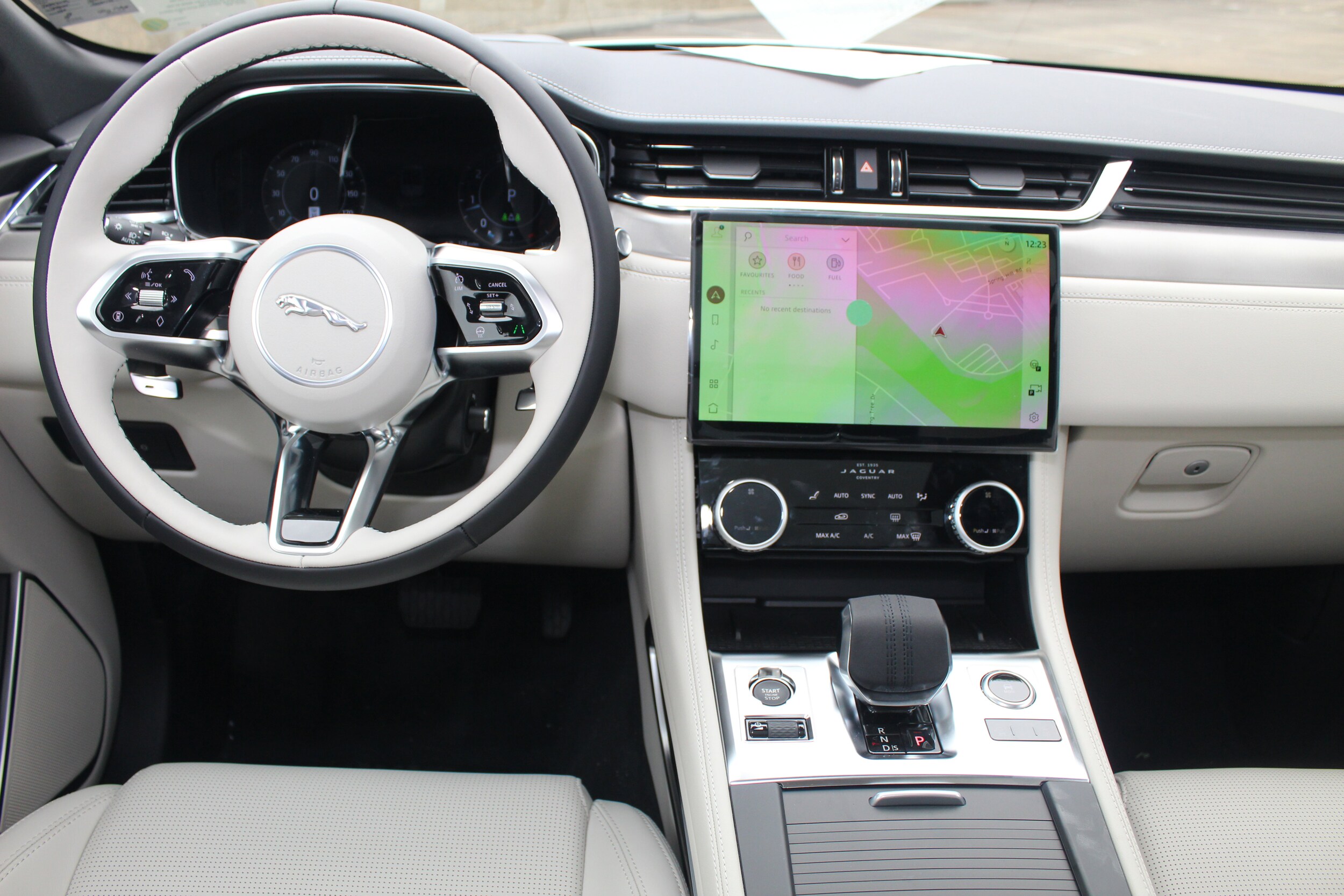 2026 Jaguar F-PACE P250 R-Dynamic S photo 4