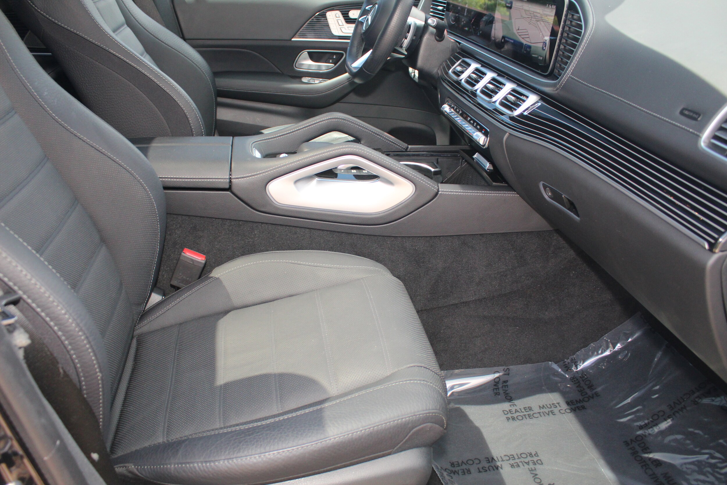 2024 Mercedes Benz GLS 450 4MATIC photo 2