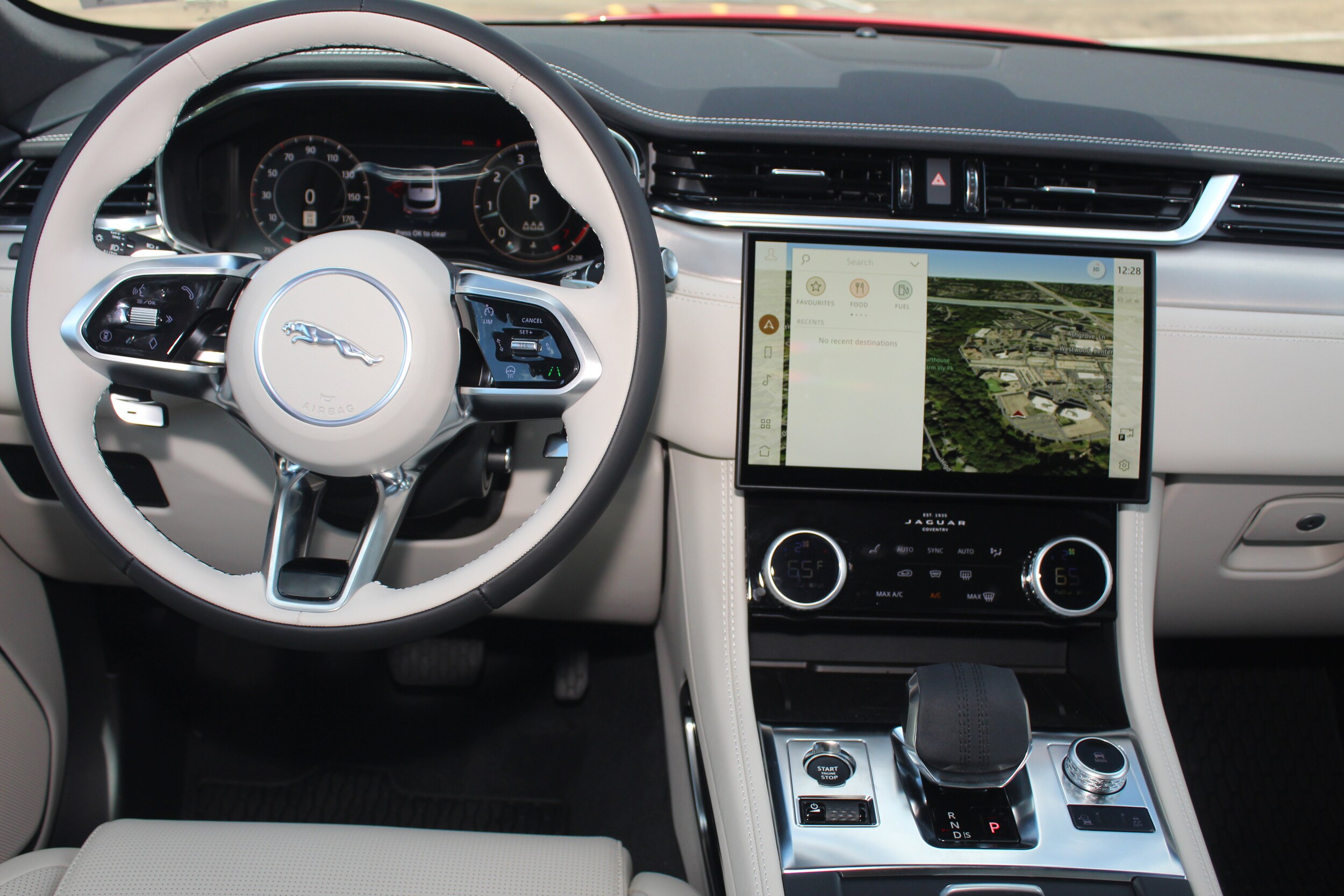 2025 Jaguar F-PACE P250 R-Dynamic S photo 4