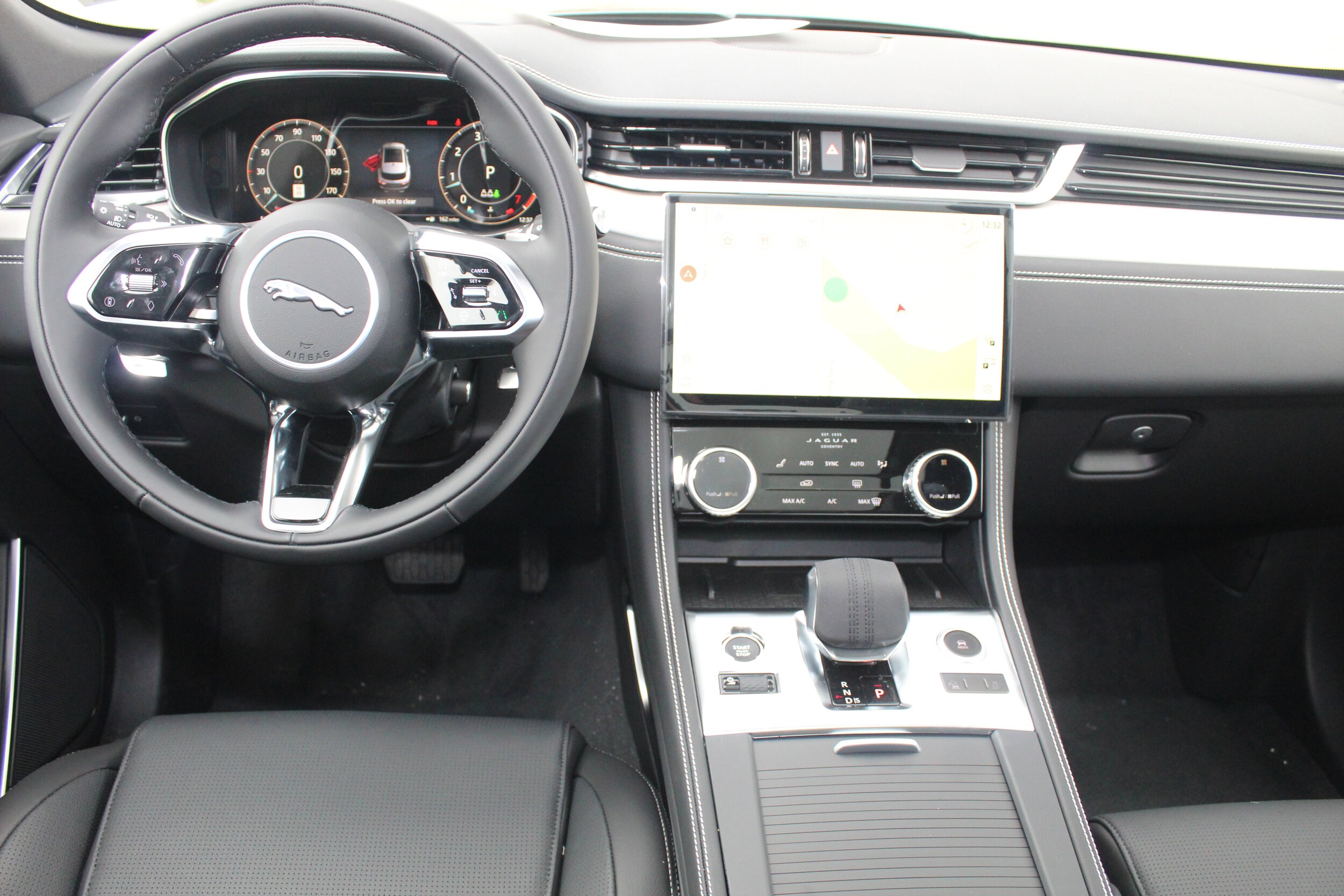 2026 Jaguar F-PACE P250 R-Dynamic S photo 4