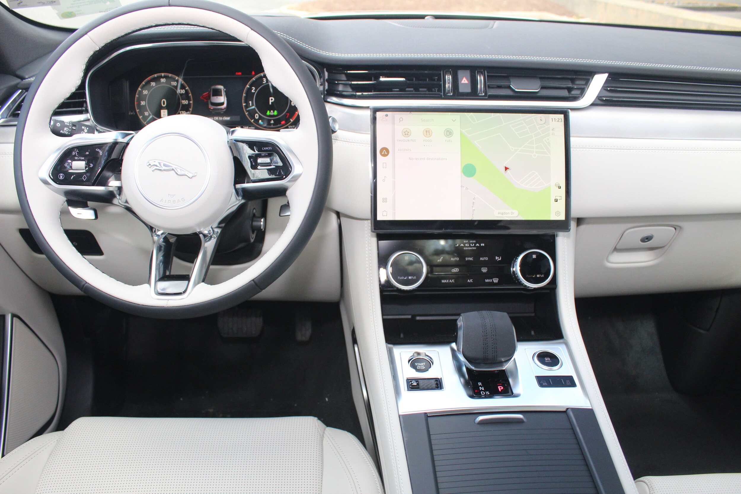2026 Jaguar F-PACE P250 R-Dynamic S photo 4