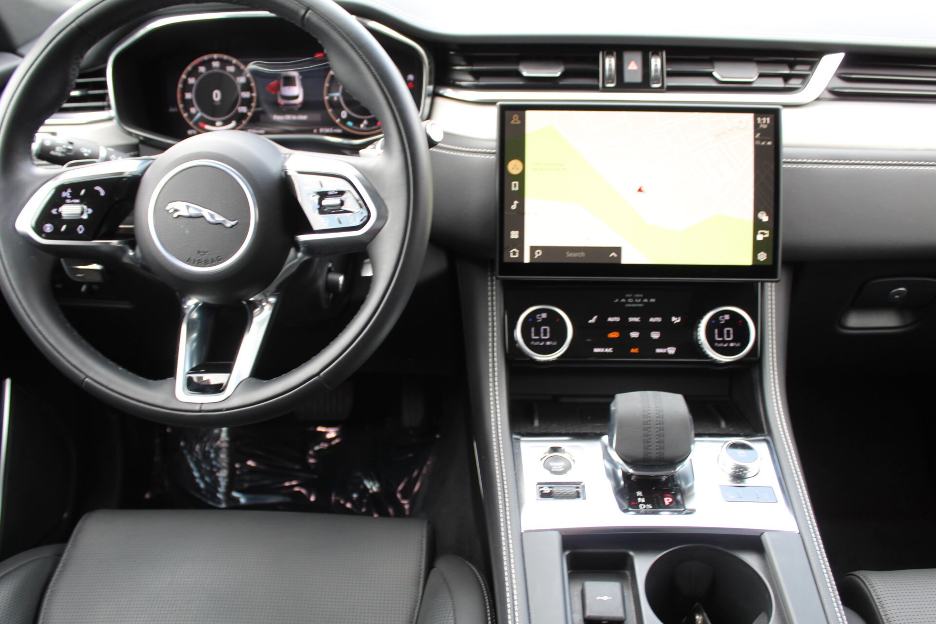 2025 Jaguar F-PACE P250 R-Dynamic S photo 4