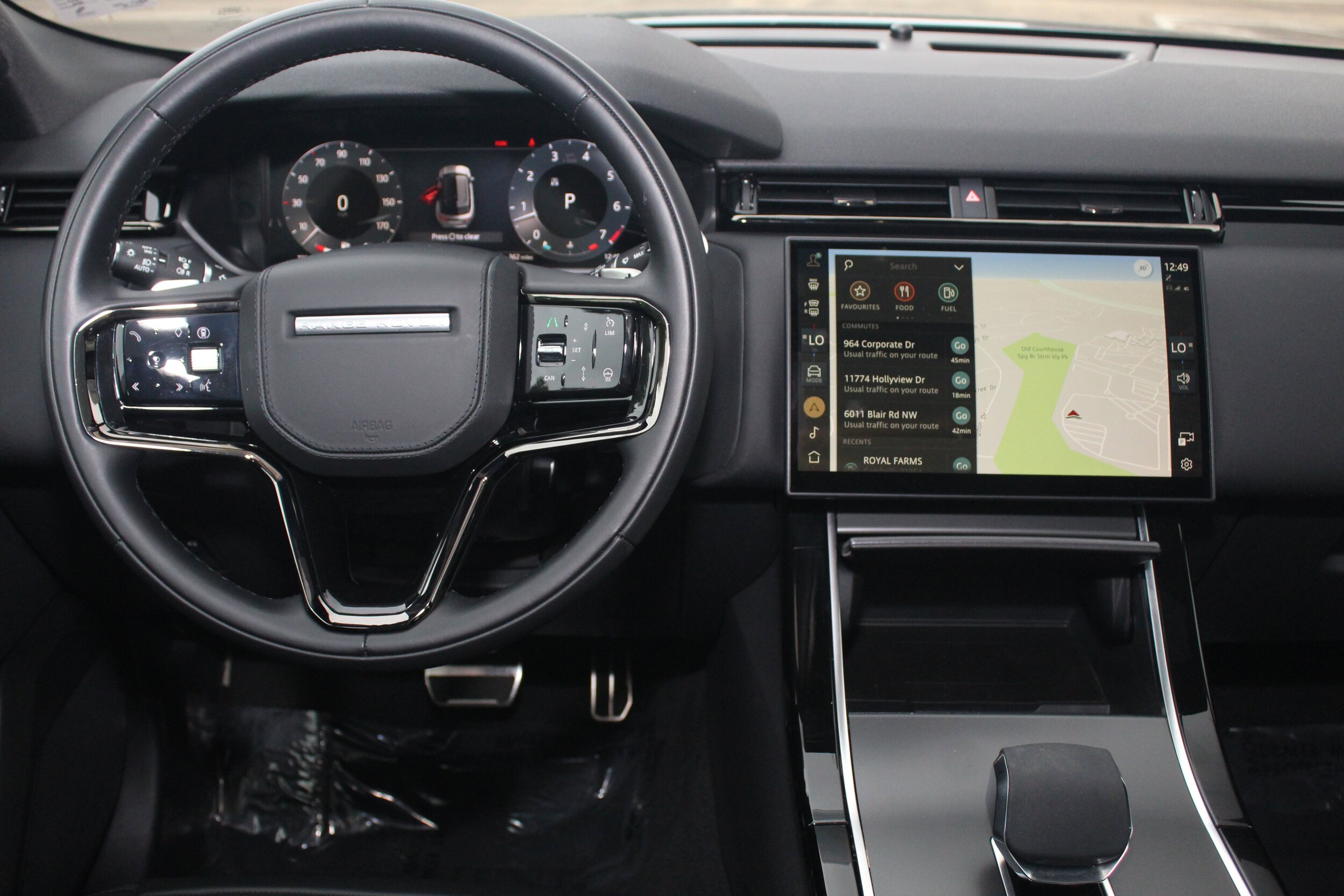 2025 Land Rover Range Rover Velar P250 Dynamic SE photo 4