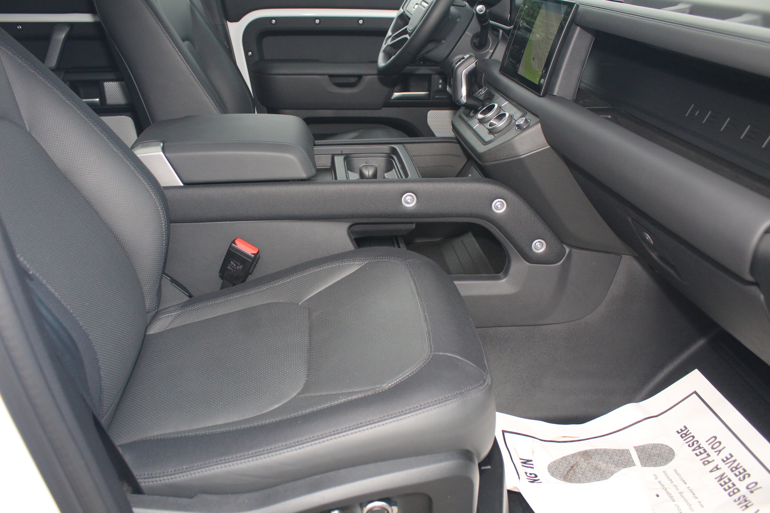 2024 Land Rover Defender 130 Outbound photo 3