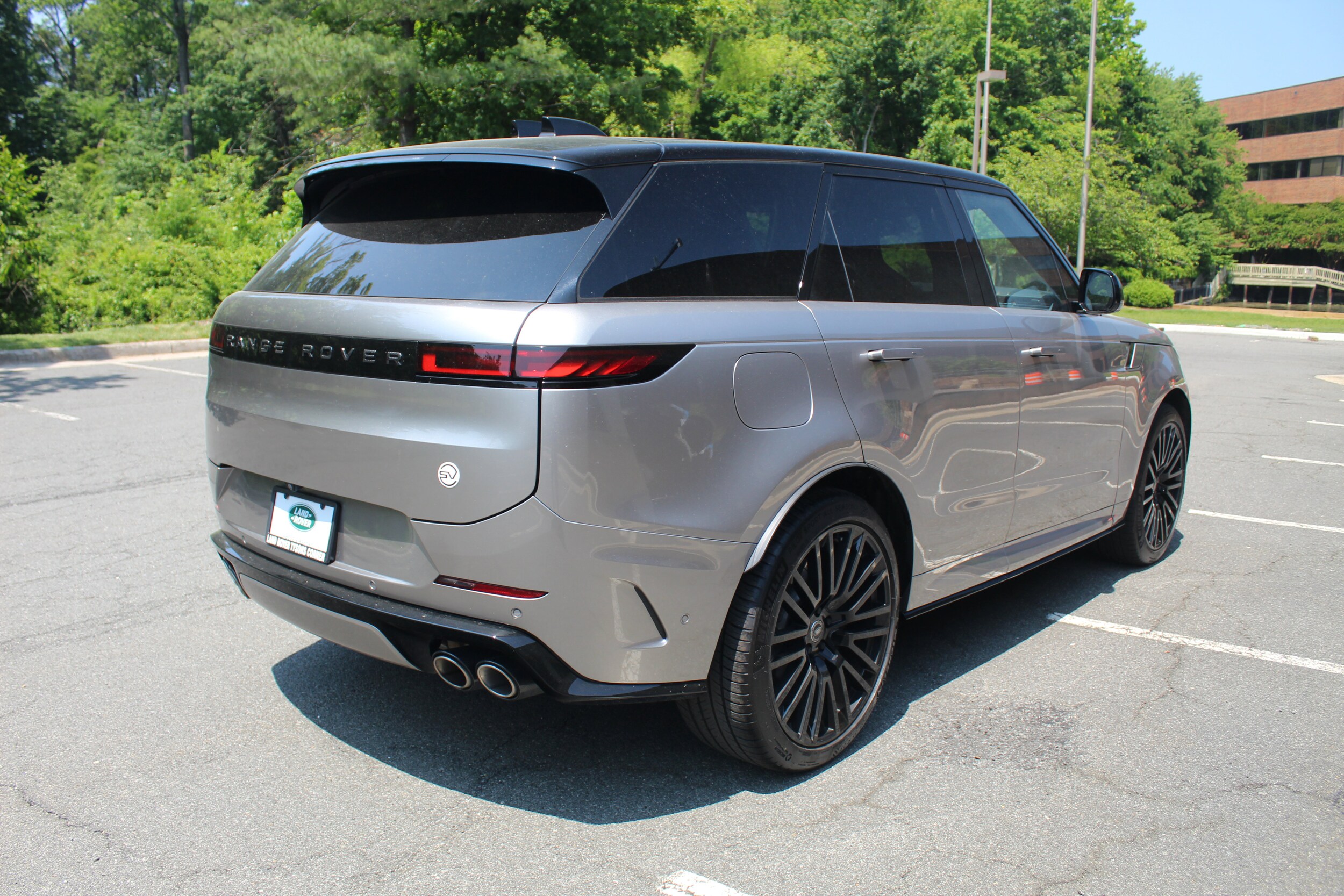 2024 Land Rover Range Rover Sport photo 2