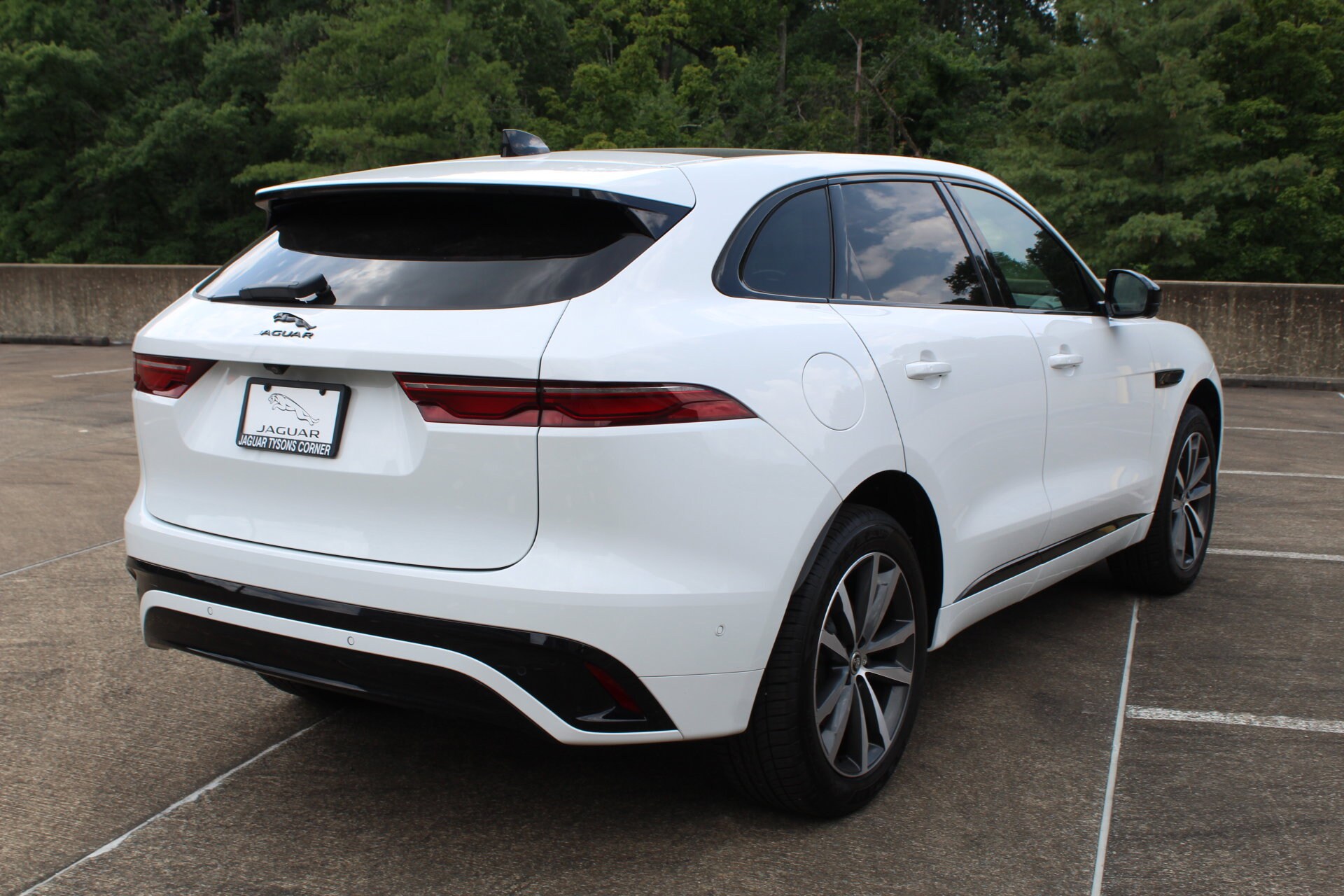 2025 Jaguar F-PACE P250 R-Dynamic S photo 2