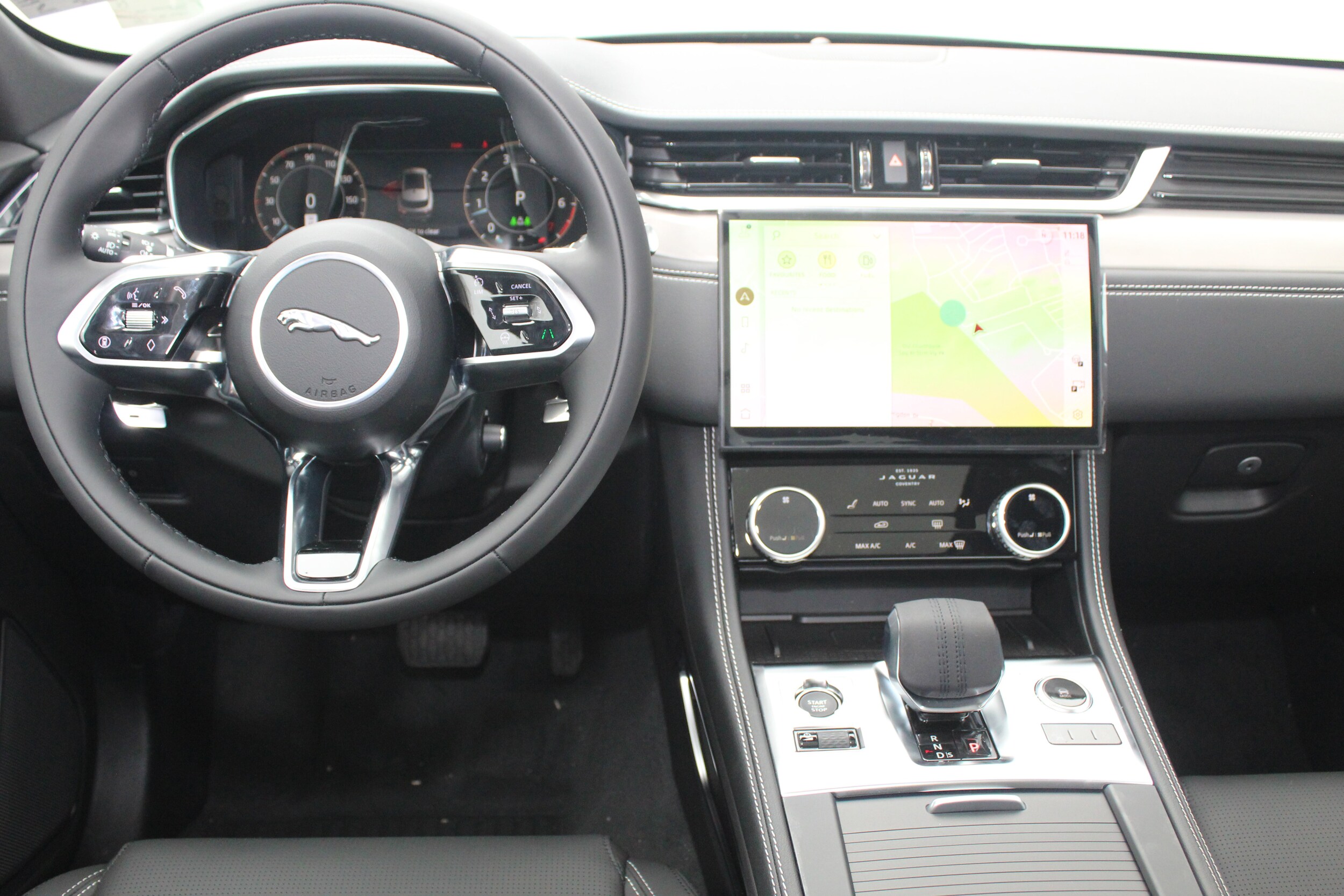 2026 Jaguar F-PACE P400 R-Dynamic S photo 4