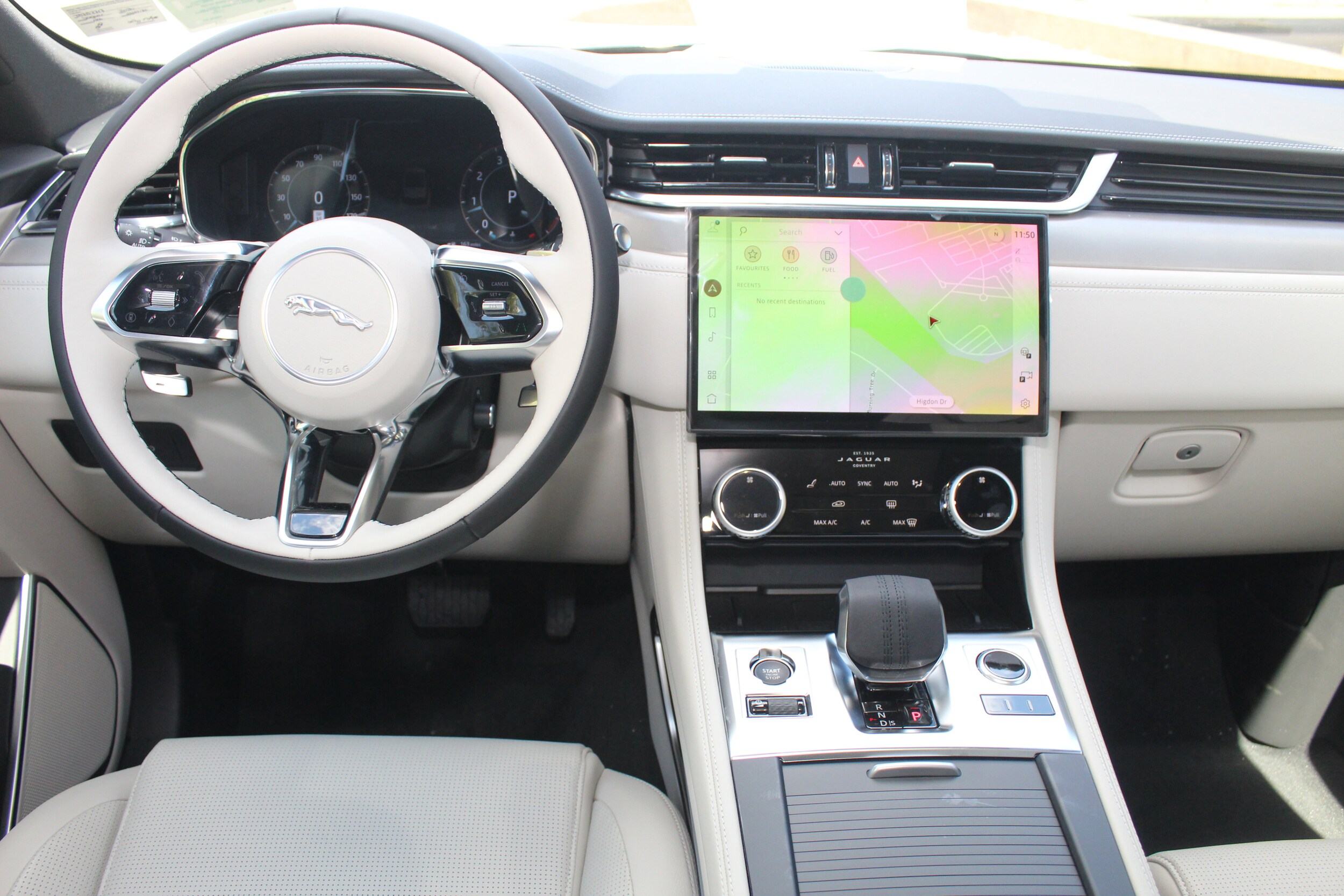 2026 Jaguar F-PACE P250 R-Dynamic S photo 4